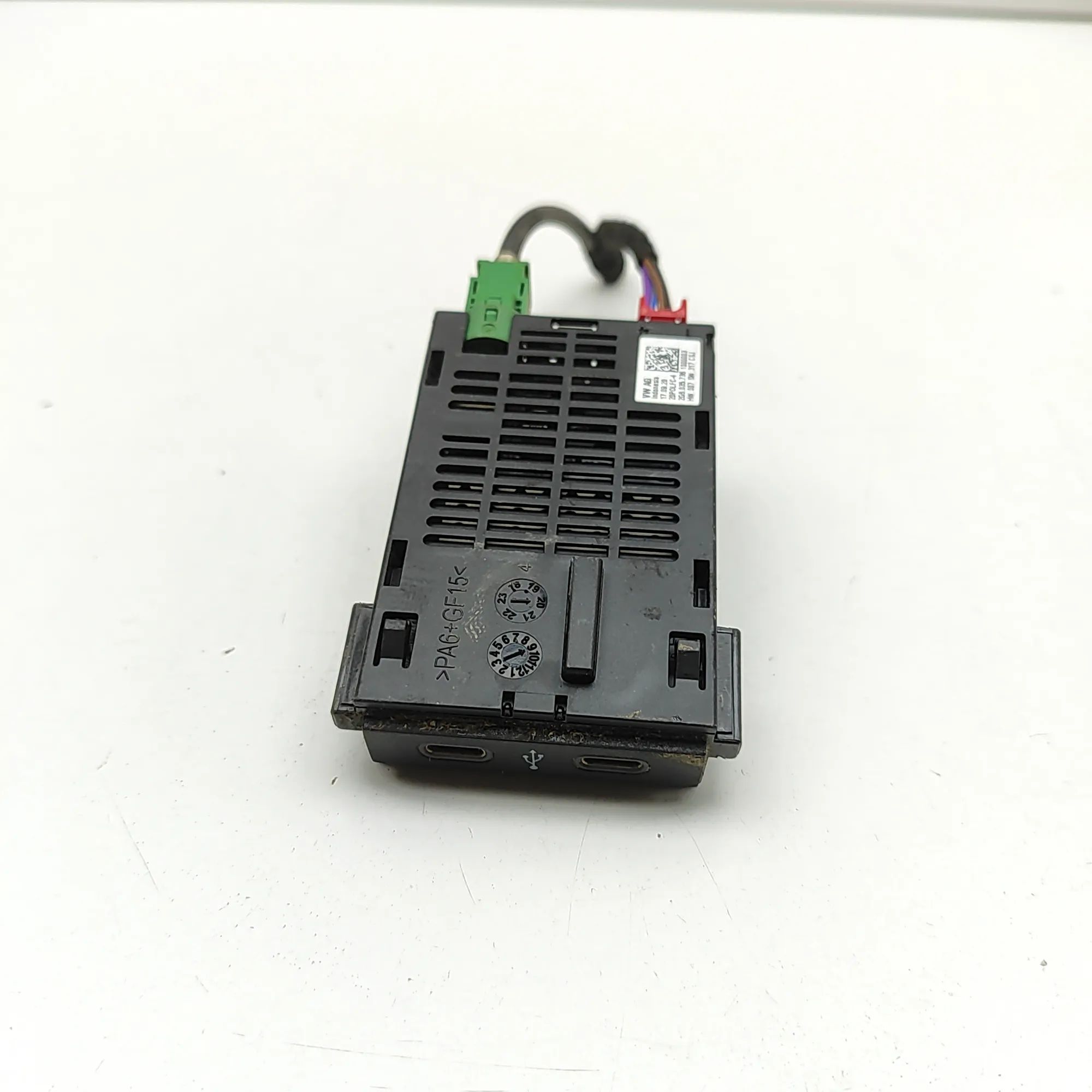 Volkswagen Transporter (T6, Caravelle, Multivan) USB USB — VW TRANSPORTER (VI T6 Van SGA, SGH) (2015...