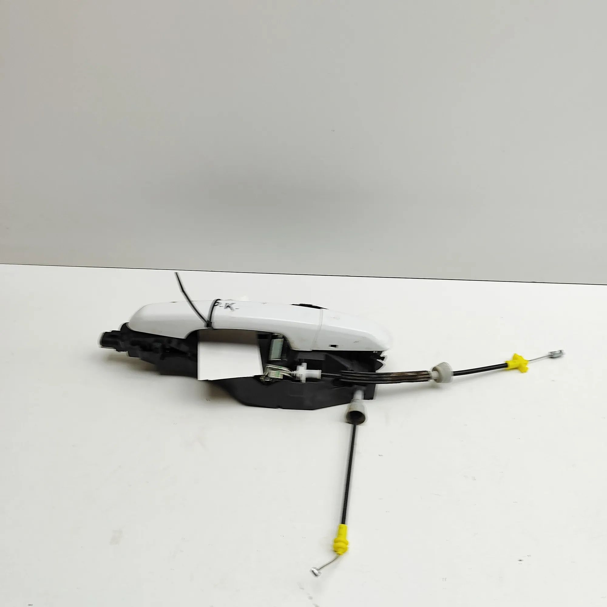 Land Rover Discovery Exterior door handle — front left Exterior door handle — front left — LAND ROVER ...