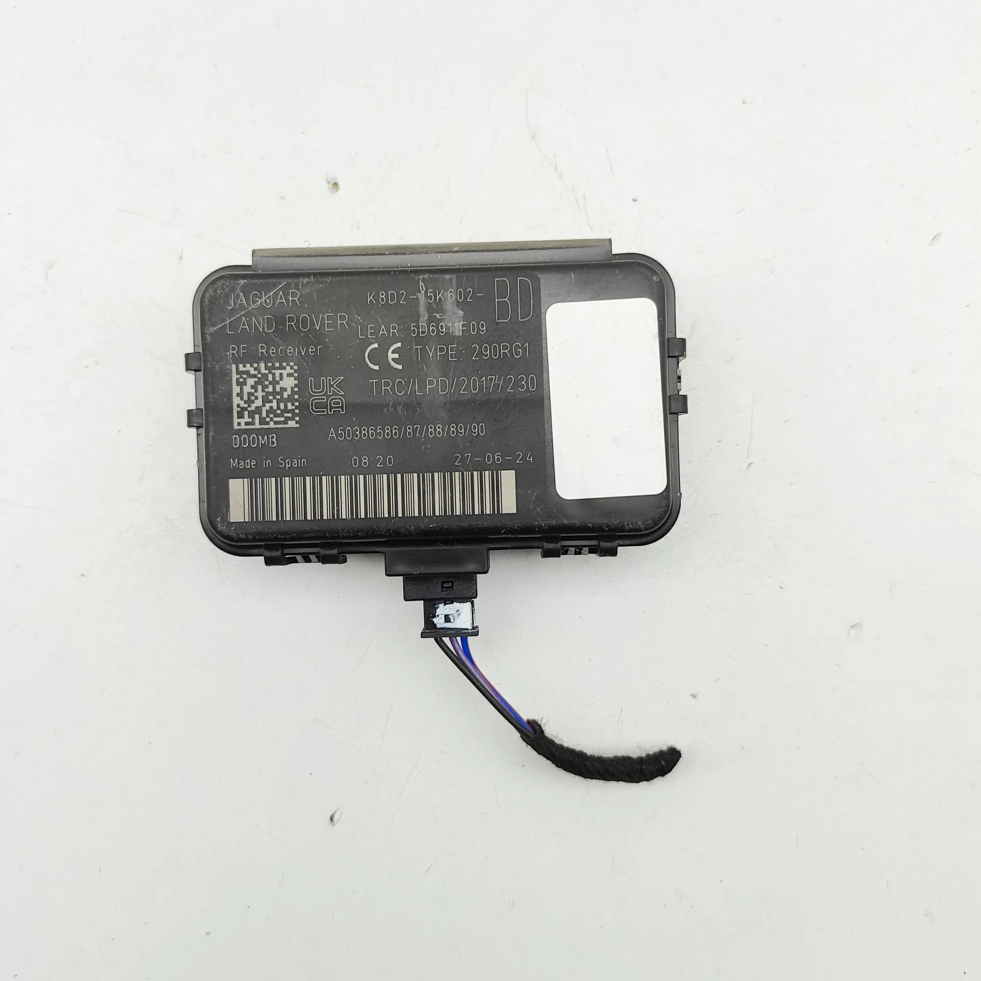 Land Rover Defender Antenna Amplifier Antenna Amplifier — LAND ROVER DEFENDER (Statio...
