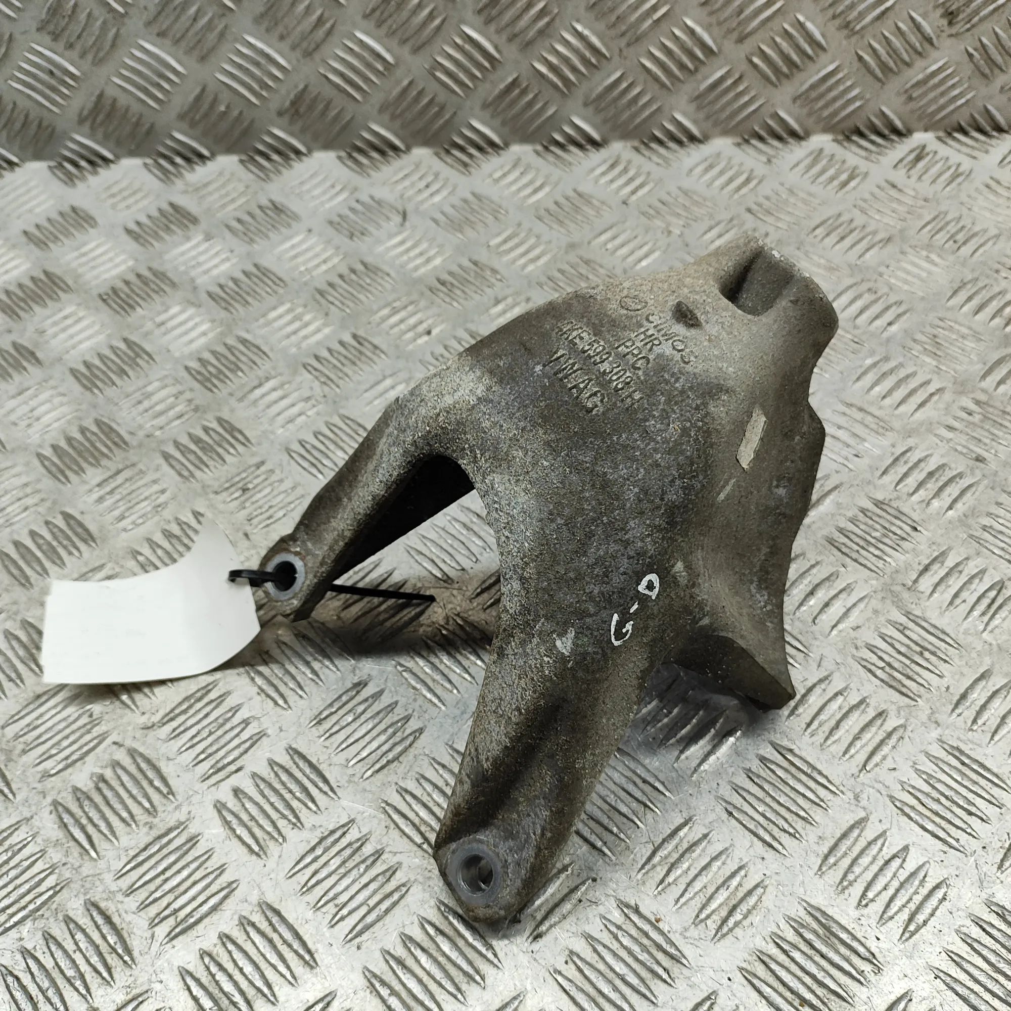 Audi e-tron Right Side Engine Bracket Right Side Engine Bracket — AUDI E-TRON (GEN) (...