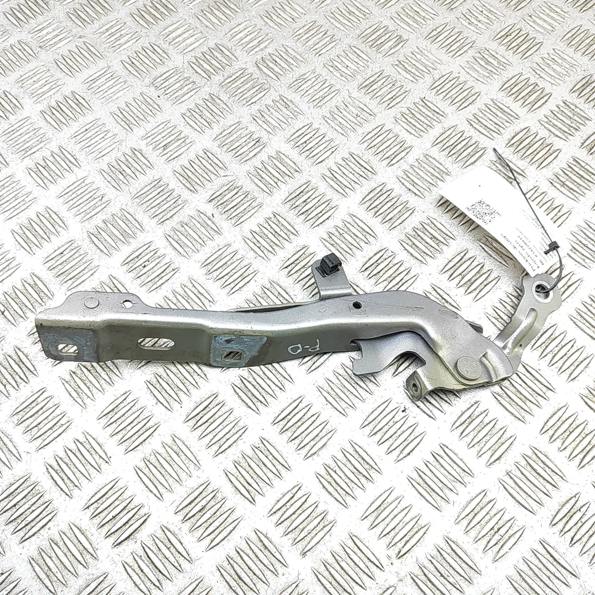 Opel Mokka (B) Bonnet hinge — front right Bonnet hinge — front right — OPEL MOKKA (2020-....