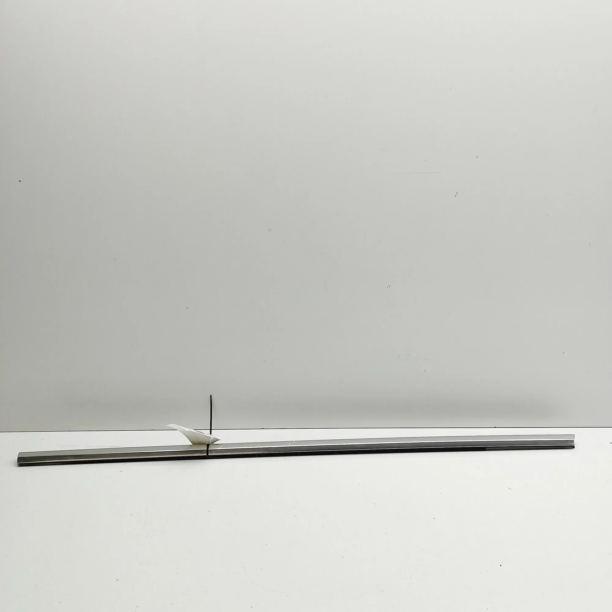 Audi e-tron Door window strip — rear right Door window strip — rear right — AUDI E-TRON (S...