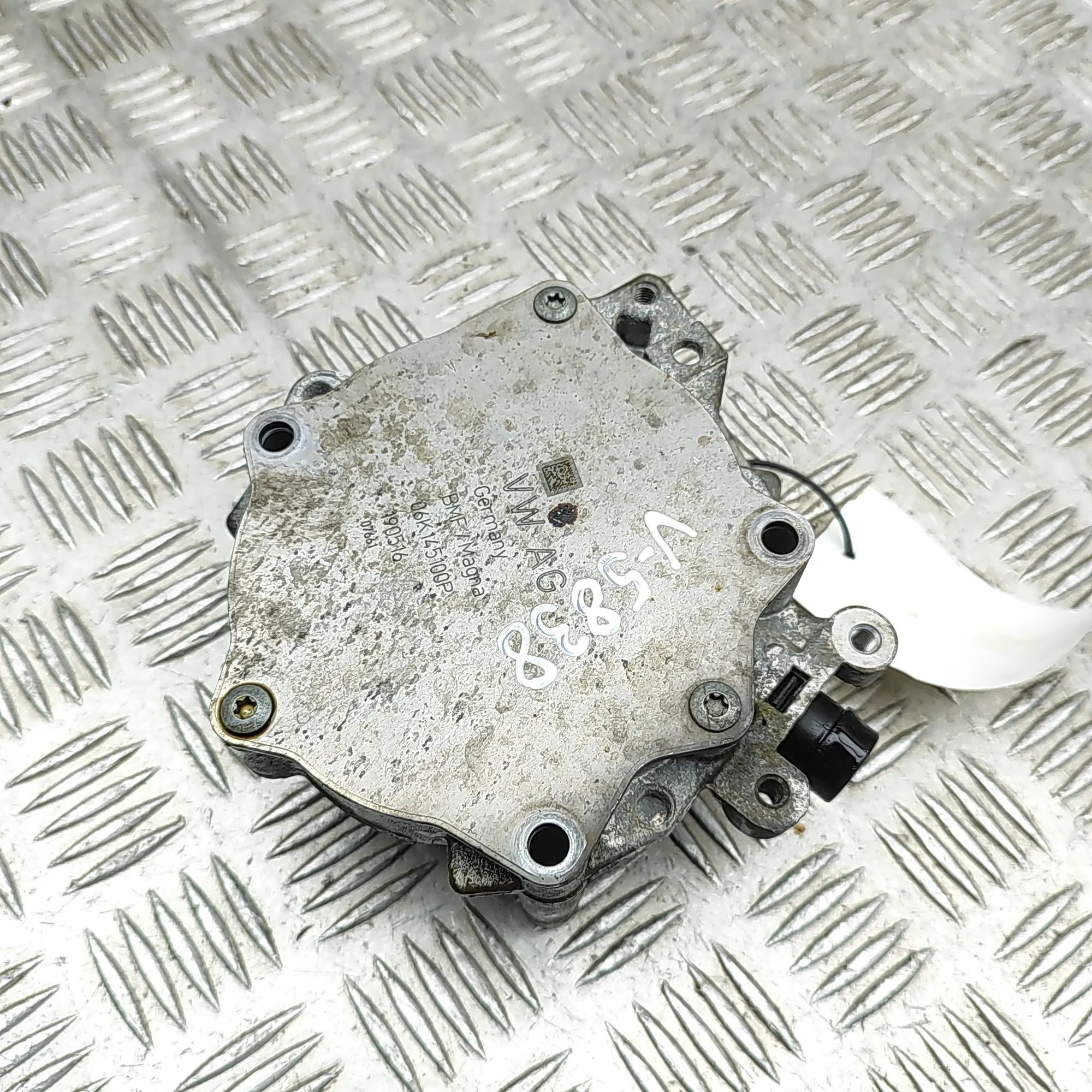 Audi TT (8S) Vacuum pump Vacuum Pump — AUDI TT (FV3) (2014-...) — 06K145...