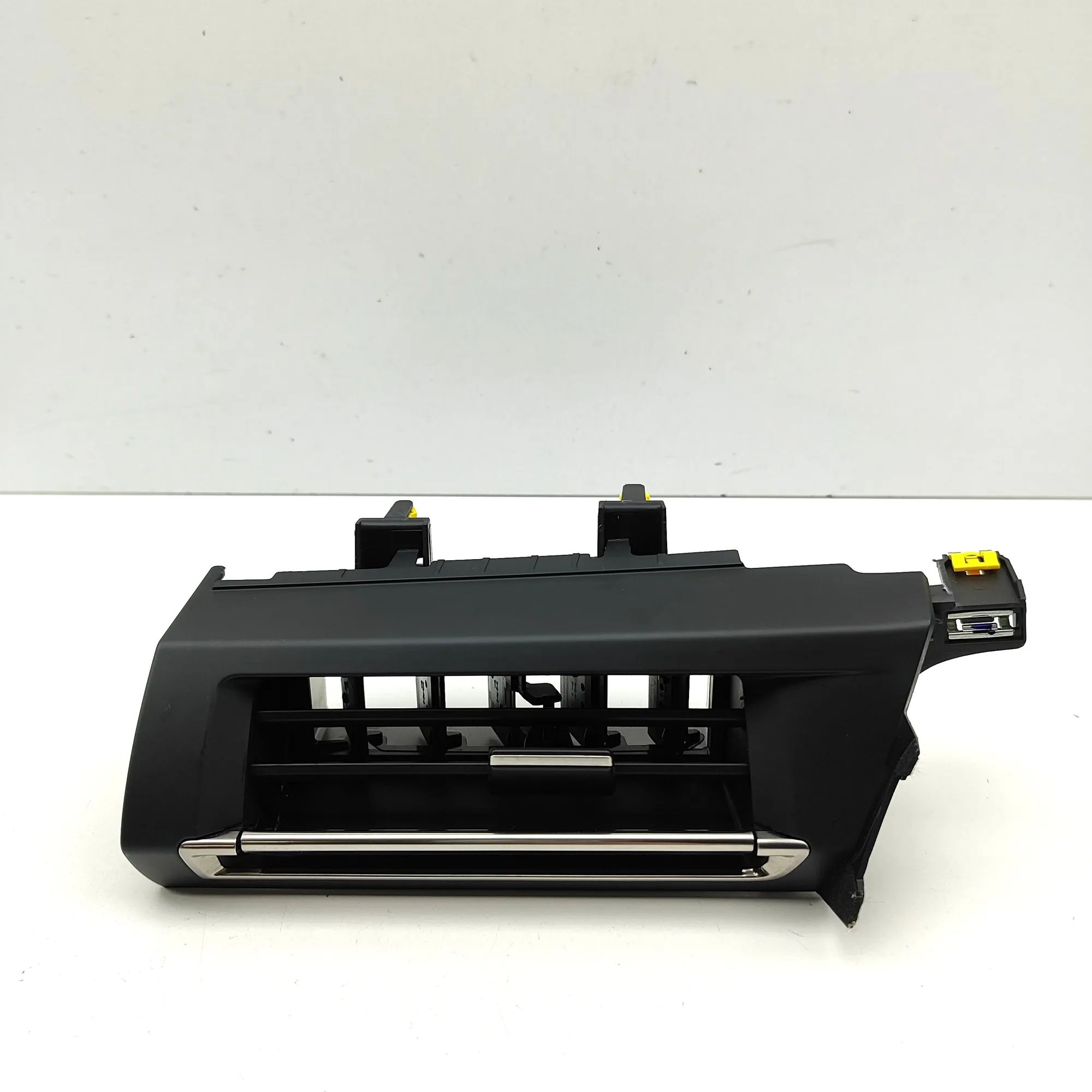 Peugeot 508 Dashboard Air Vents Dashboard Air Vents — PEUGEOT 508 (SW II) (2018...