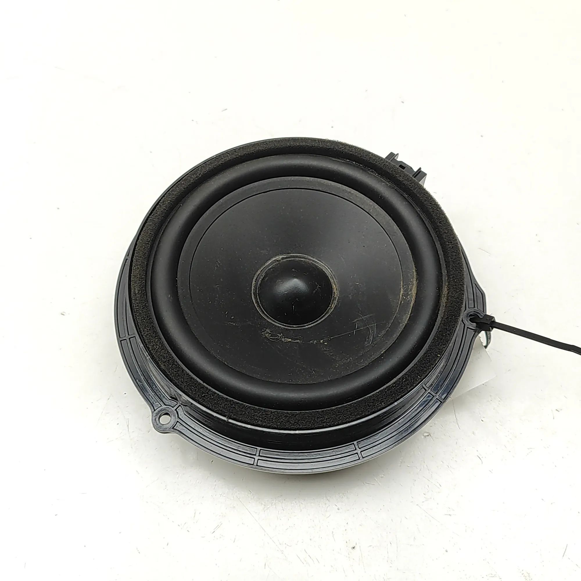 Land Rover Discovery Sport Front Right Door Speaker Front Right Door Speaker — LAND ROVER DISCOVERY...