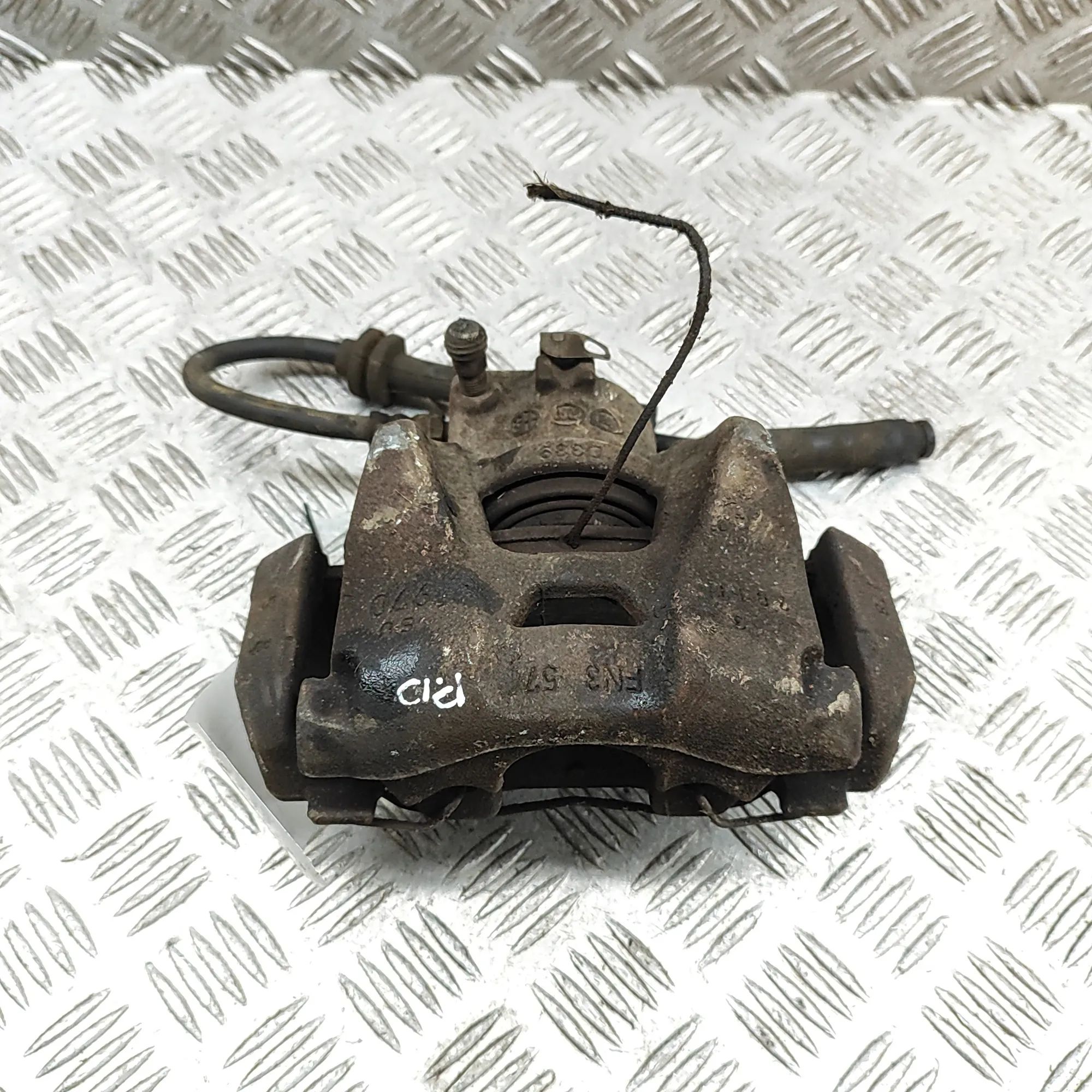 Alfa-Romeo Giulietta (940) Brake caliper — front right Brake caliper — front right — ALFA ROMEO GIULIE...