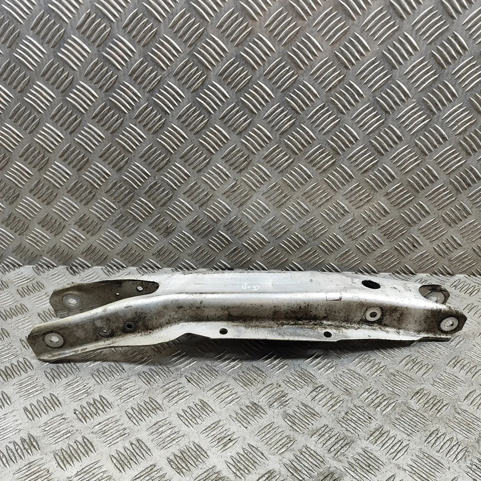 Mercedes-Benz GLA (X156) Rear Right Lower Control Arm Rear Right Lower Control Arm — MERCEDES BENZ GL...