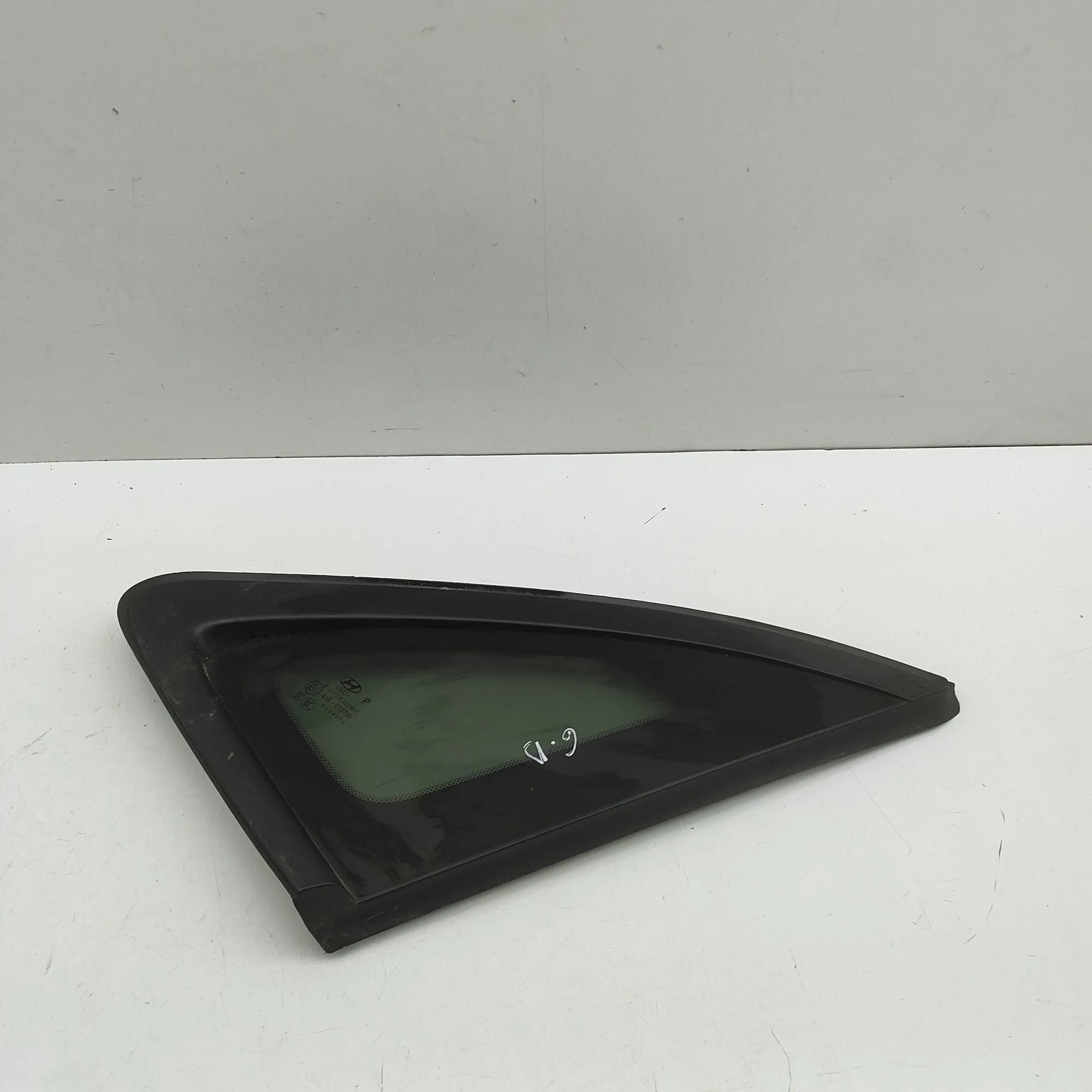 Hyundai Kona Rear Right Quarter Window Rear Right Quarter Window — HYUNDAI KONA (2017-...