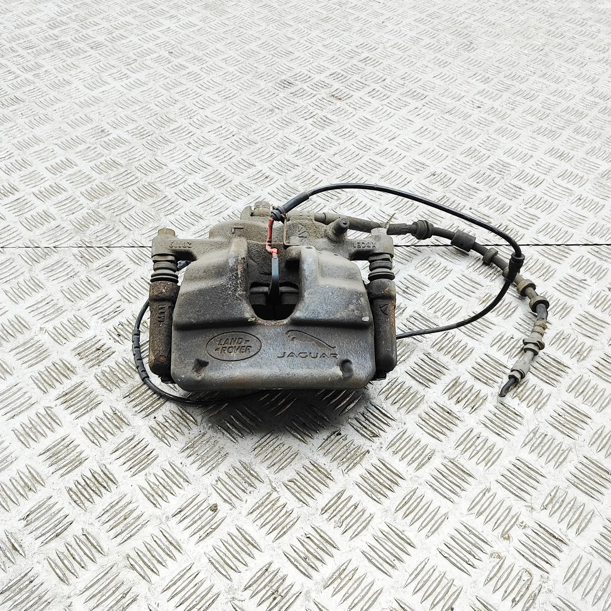 Land Rover Range Rover Evoque Brake caliper — front left Brake caliper — front left — LAND ROVER RANGE R...
