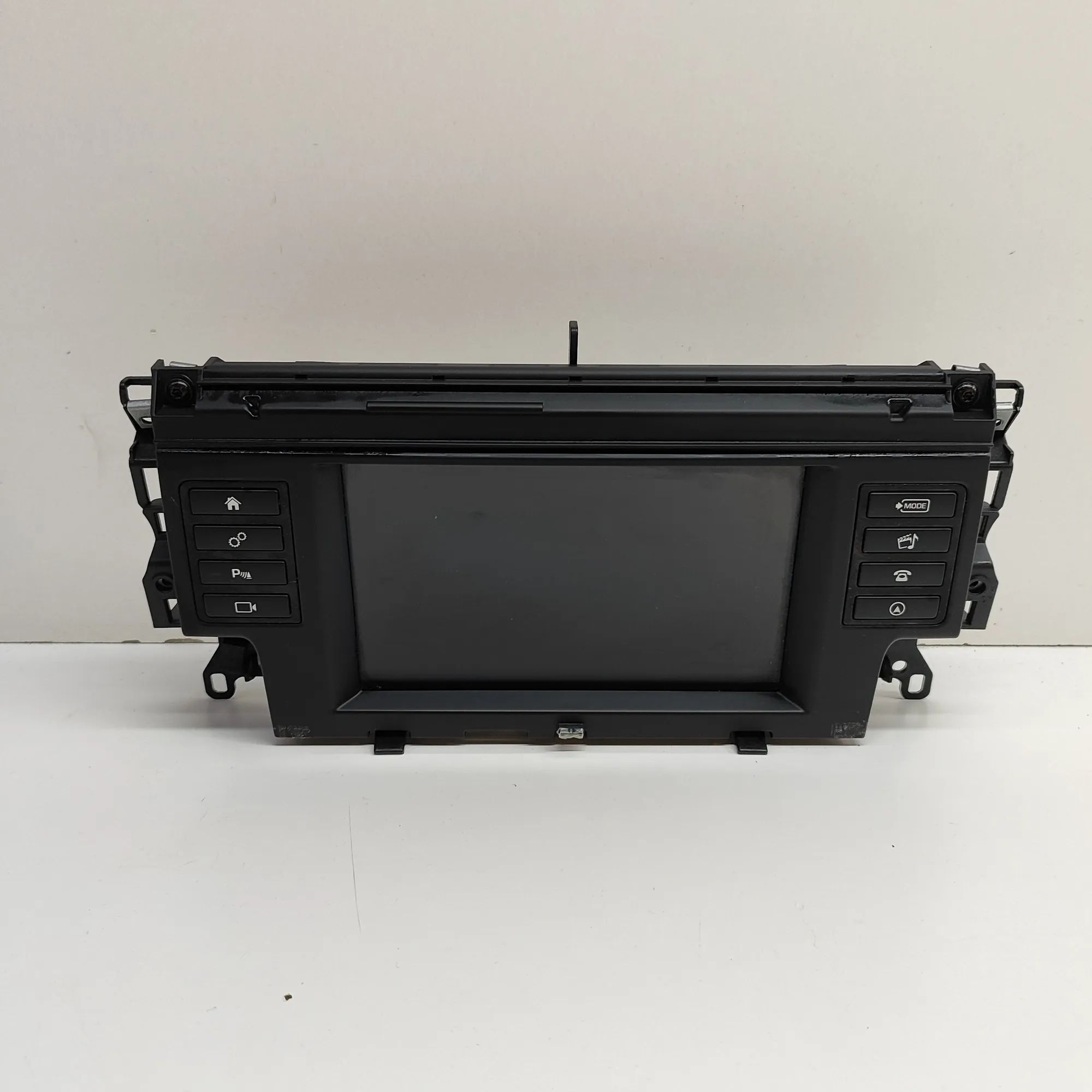 Land Rover Discovery Sport Navigation display Navigation display — LAND ROVER DISCOVERY SPORT...