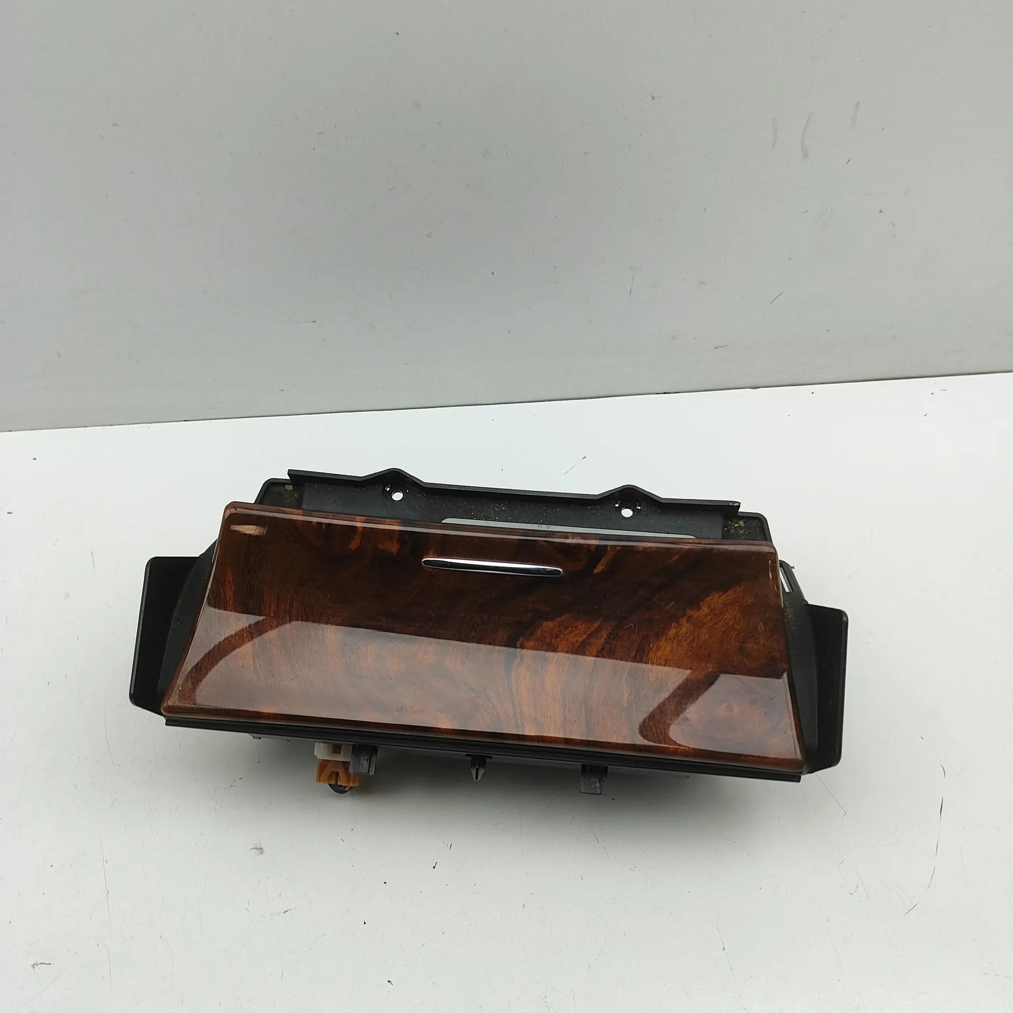 Jaguar XJ Tuhatoos Ashtray — JAGUAR XJ (X350) (2003-2009) — 2W93-8...