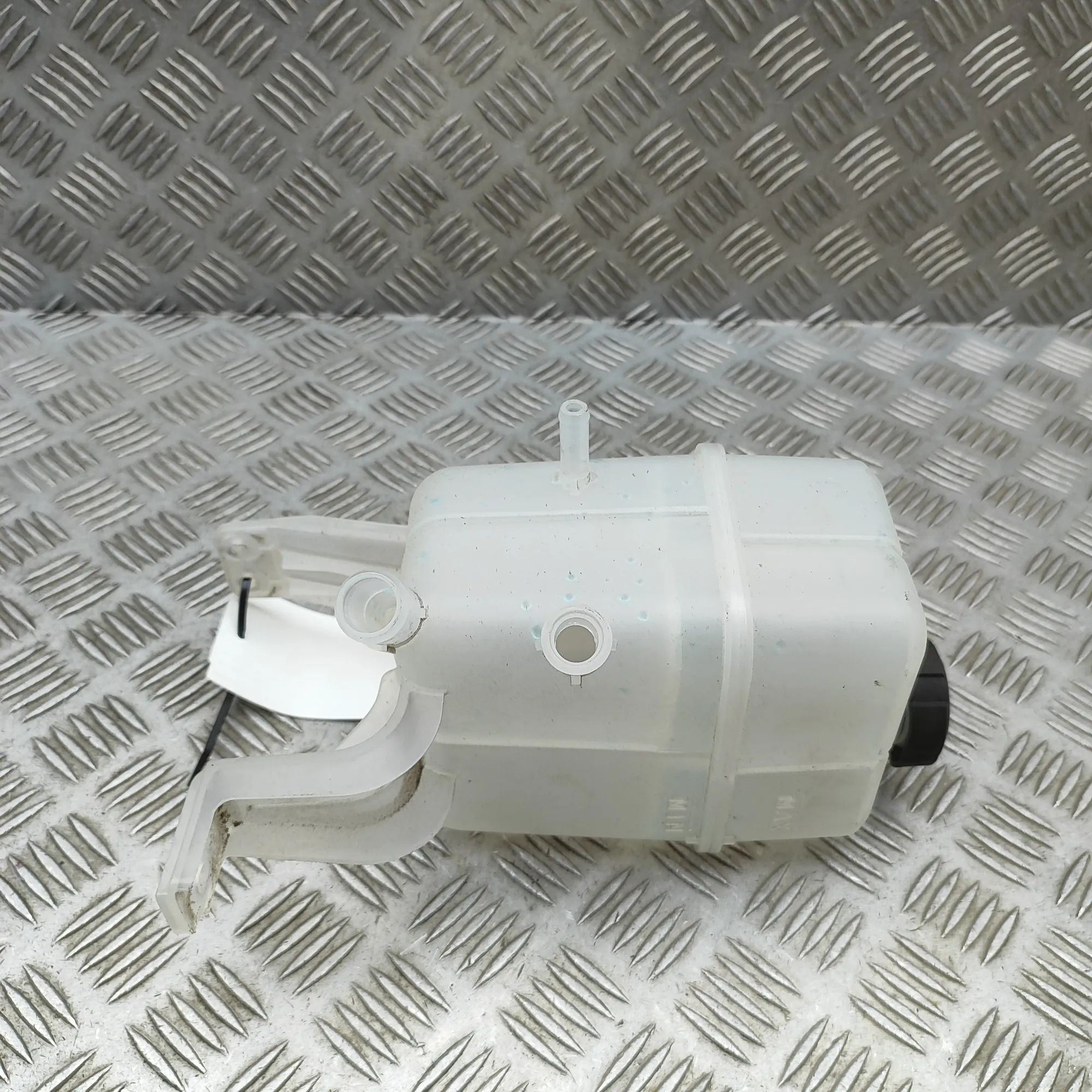 Hyundai Kona Expansion Tank Expansion tank — HYUNDAI KONA (2017-...) — 2543...
