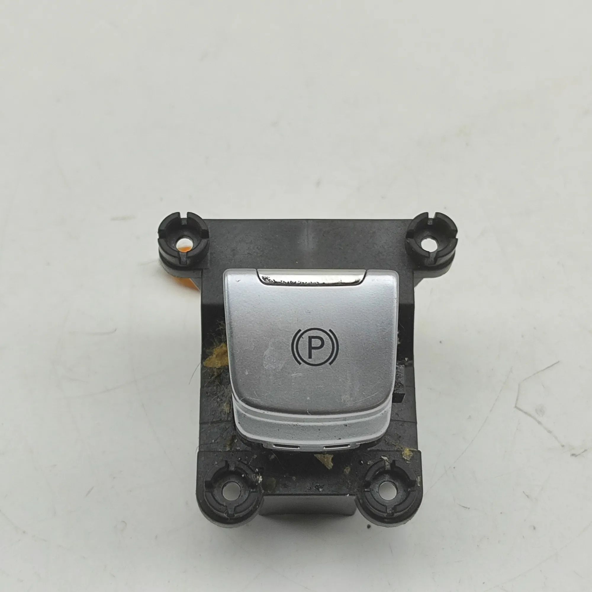 Hyundai Kona Parking brake button Parking brake button — HYUNDAI KONA (2017-...) ...