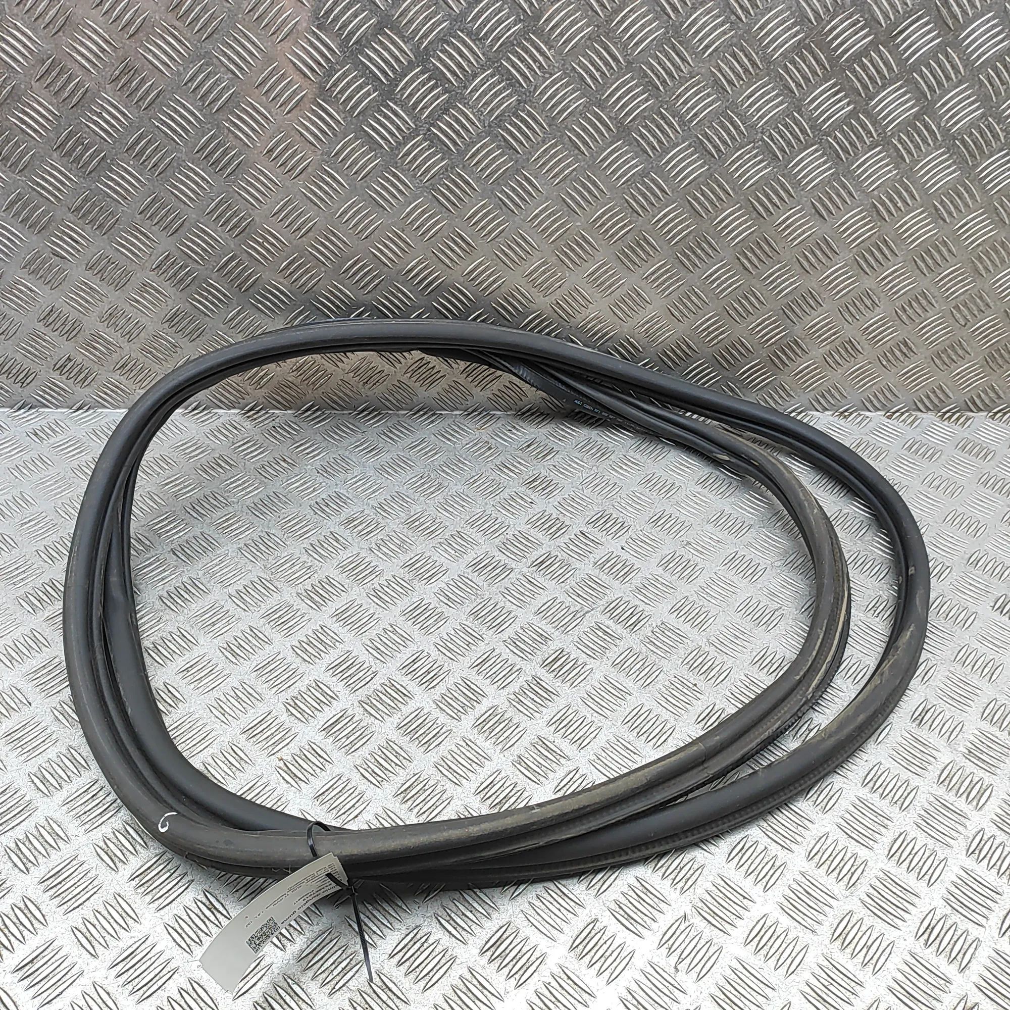Audi TT (8S) Tailgate rubber seal Tailgate rubber seal — AUDI TT (FV3) (2014-...)...