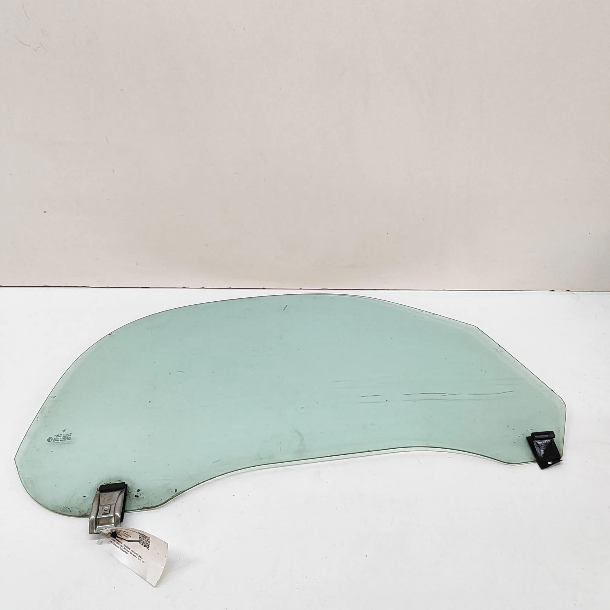 Porsche Boxster (986) Front Right Door Window Front Right Door Window — PORSCHE BOXSTER (986)...