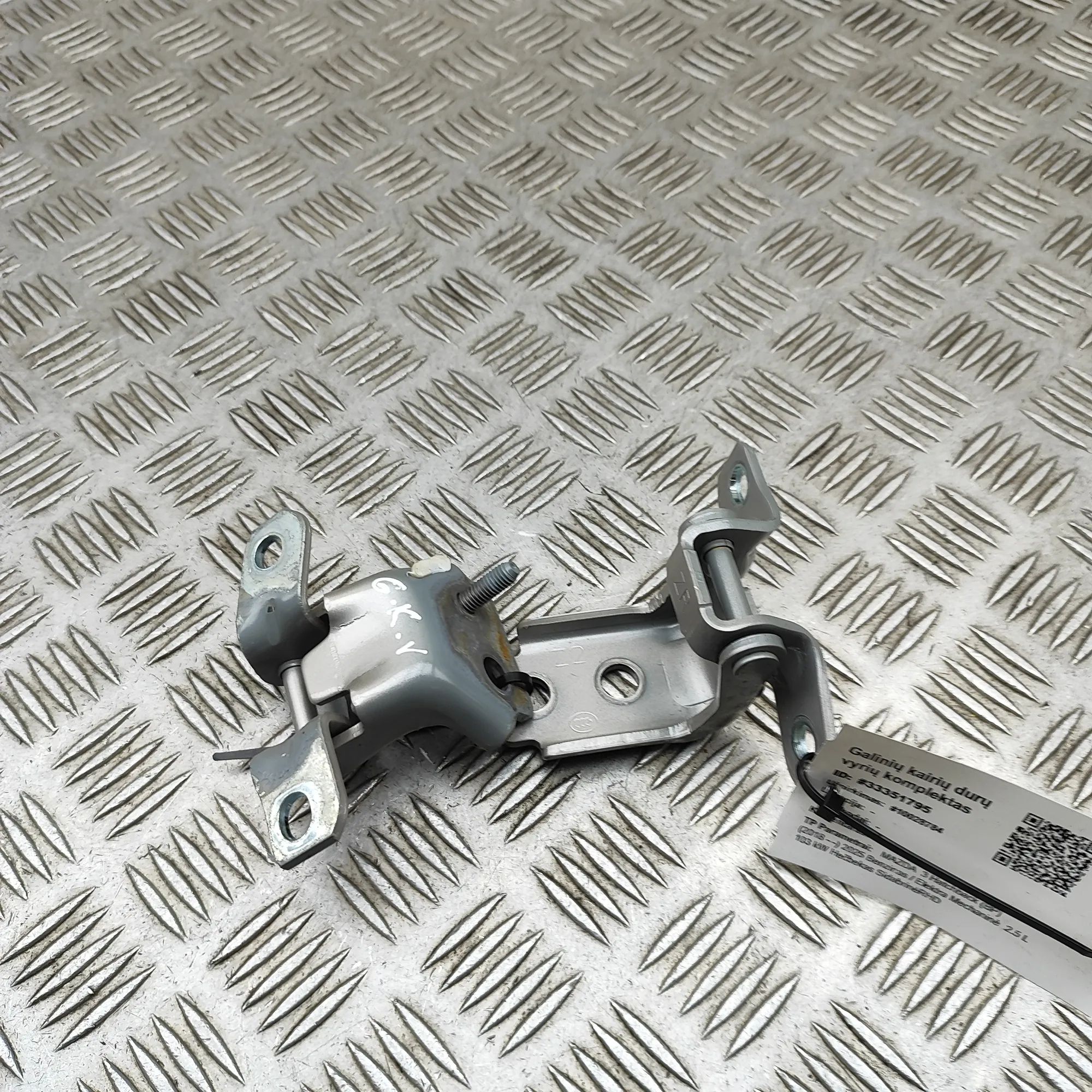 Mazda 3 (BP) Door hinge set — rear left Door hinge set — rear left — MAZDA 3 (Hatchback...