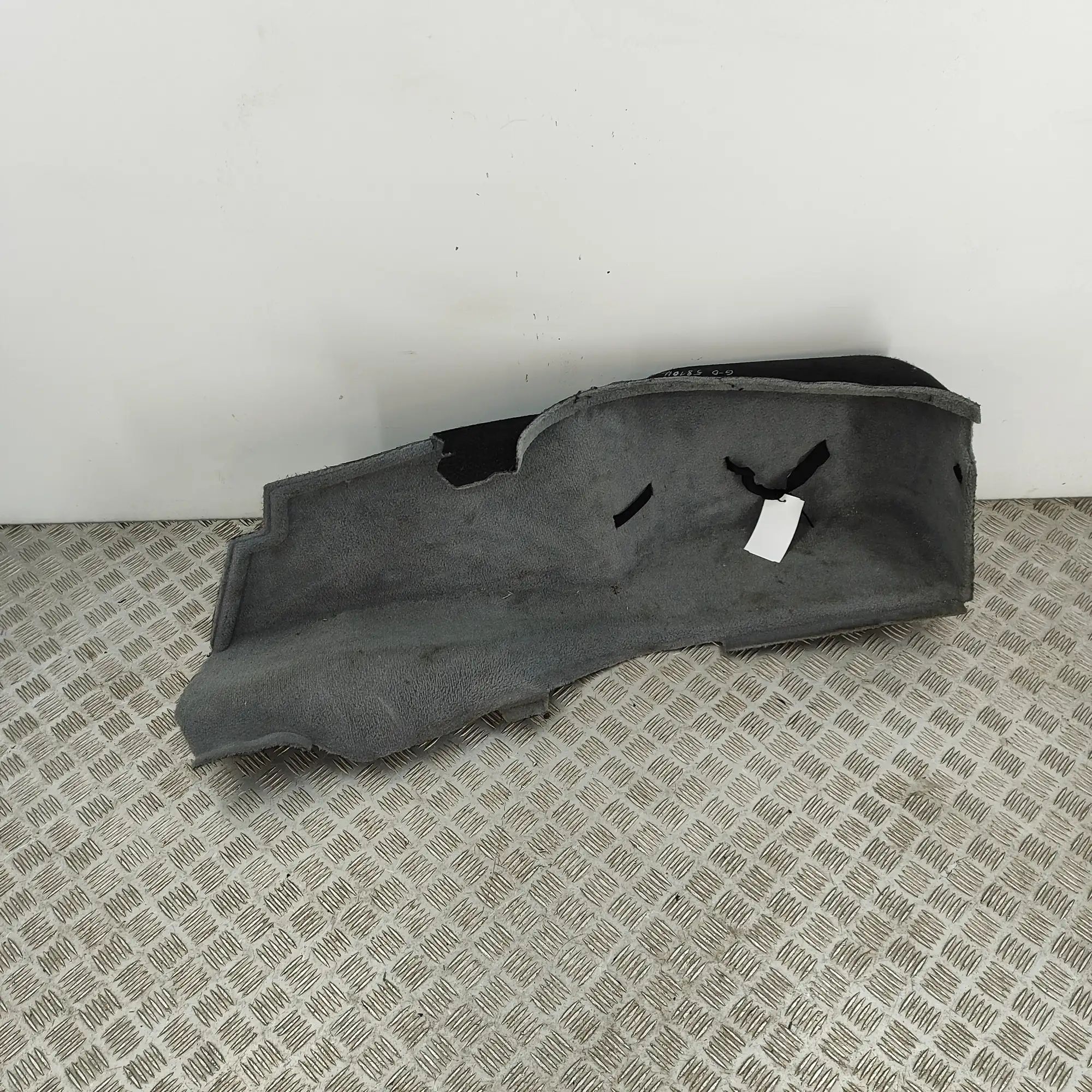 Jaguar XJ Right Side Trunk Trim Right Side Trunk Trim — JAGUAR XJ (X350) (2003-...