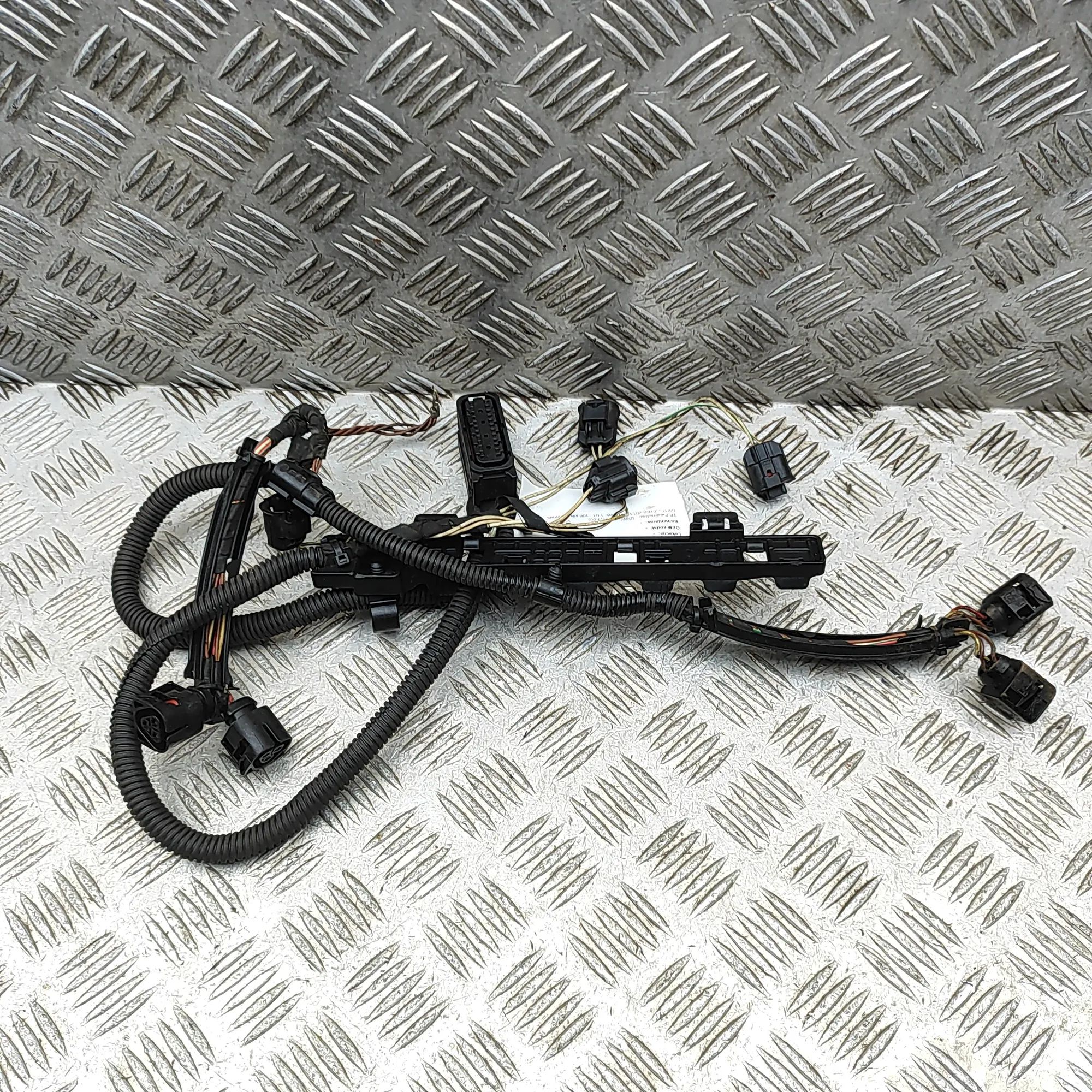 BMW 3 (E90 / E91 / E92 / E93) Engine Cable Harness Engine Cable Harness — BMW 3 SERIES (F30, F31, ...