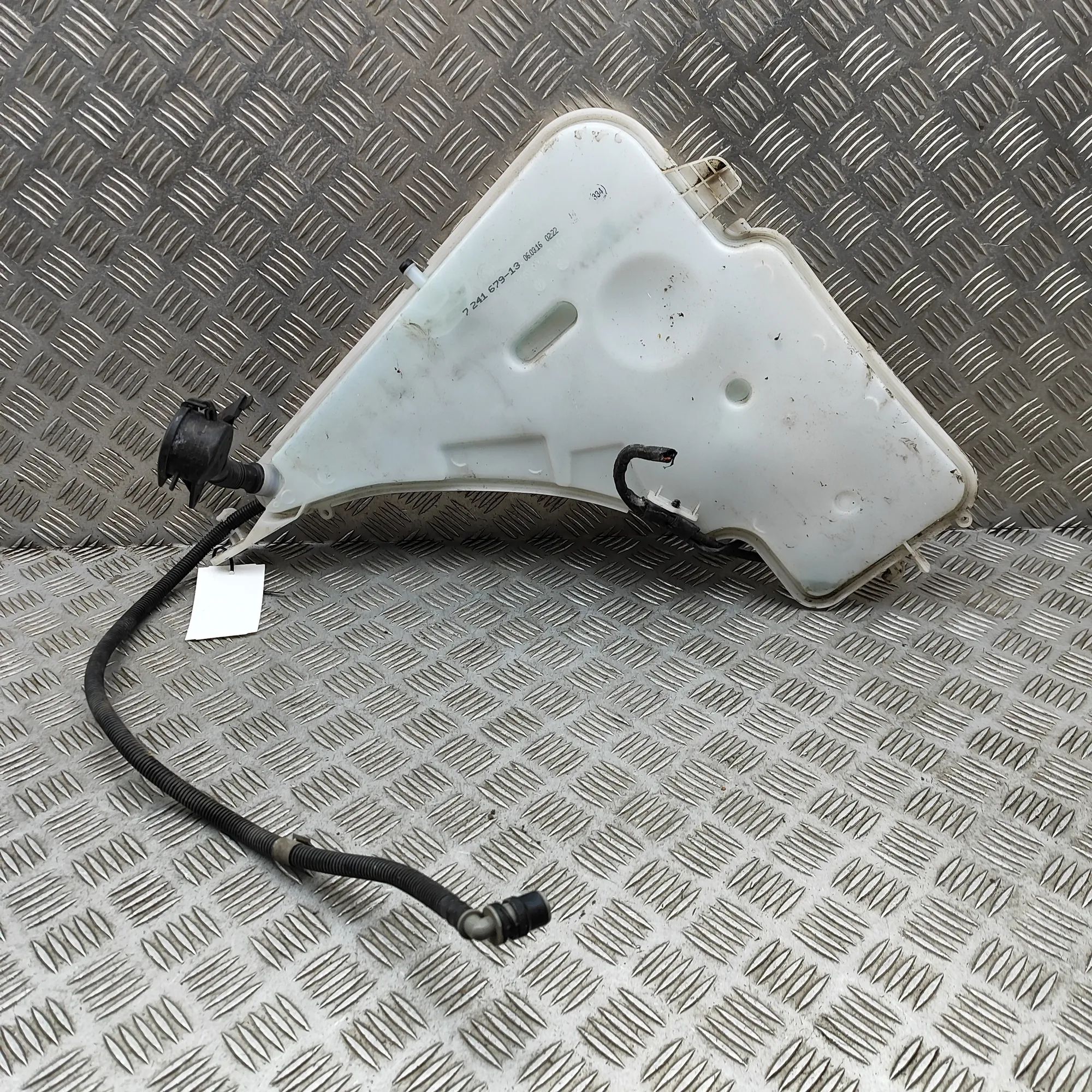 BMW 3 (F30 / F31) Window Washer Tank Window Washer Tank — BMW 3 SERIES (F30, F31, F3...