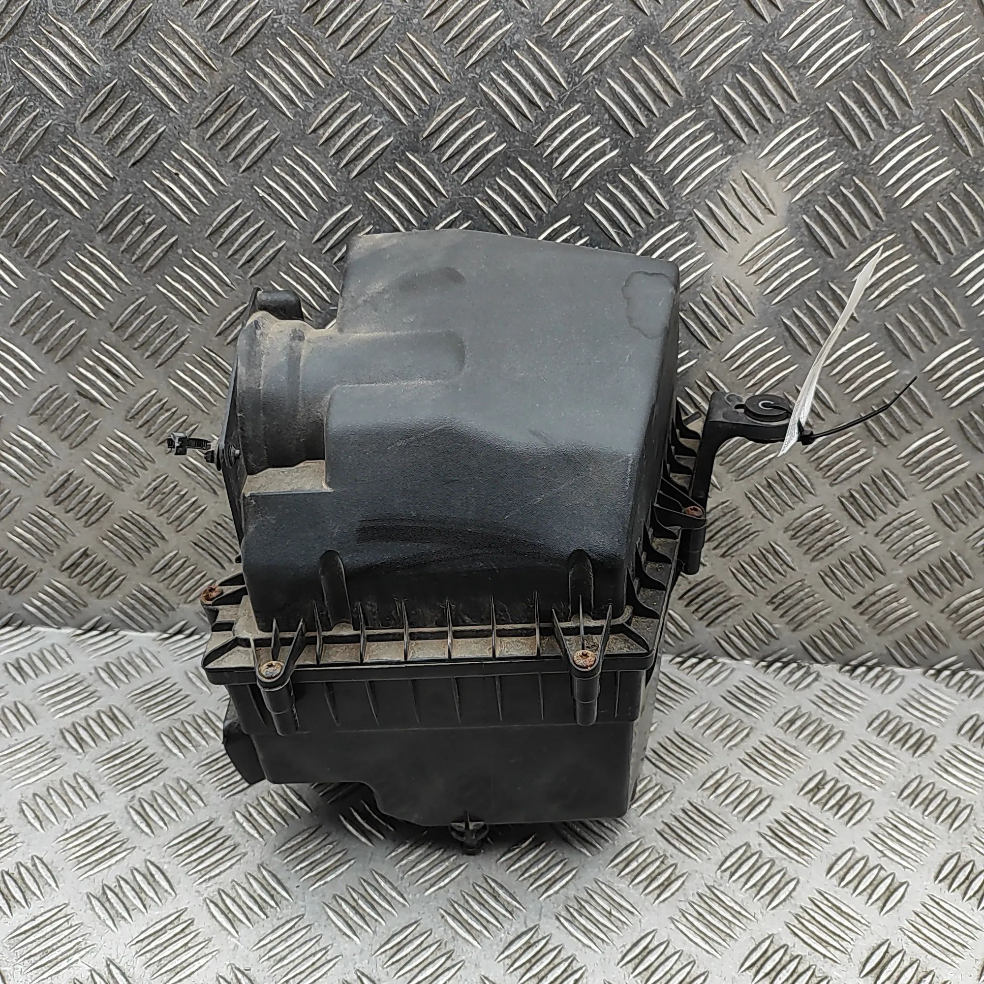 Jaguar F-Pace Air filter box  Air Filter Box — JAGUAR F-PACE (X761) (2015-......