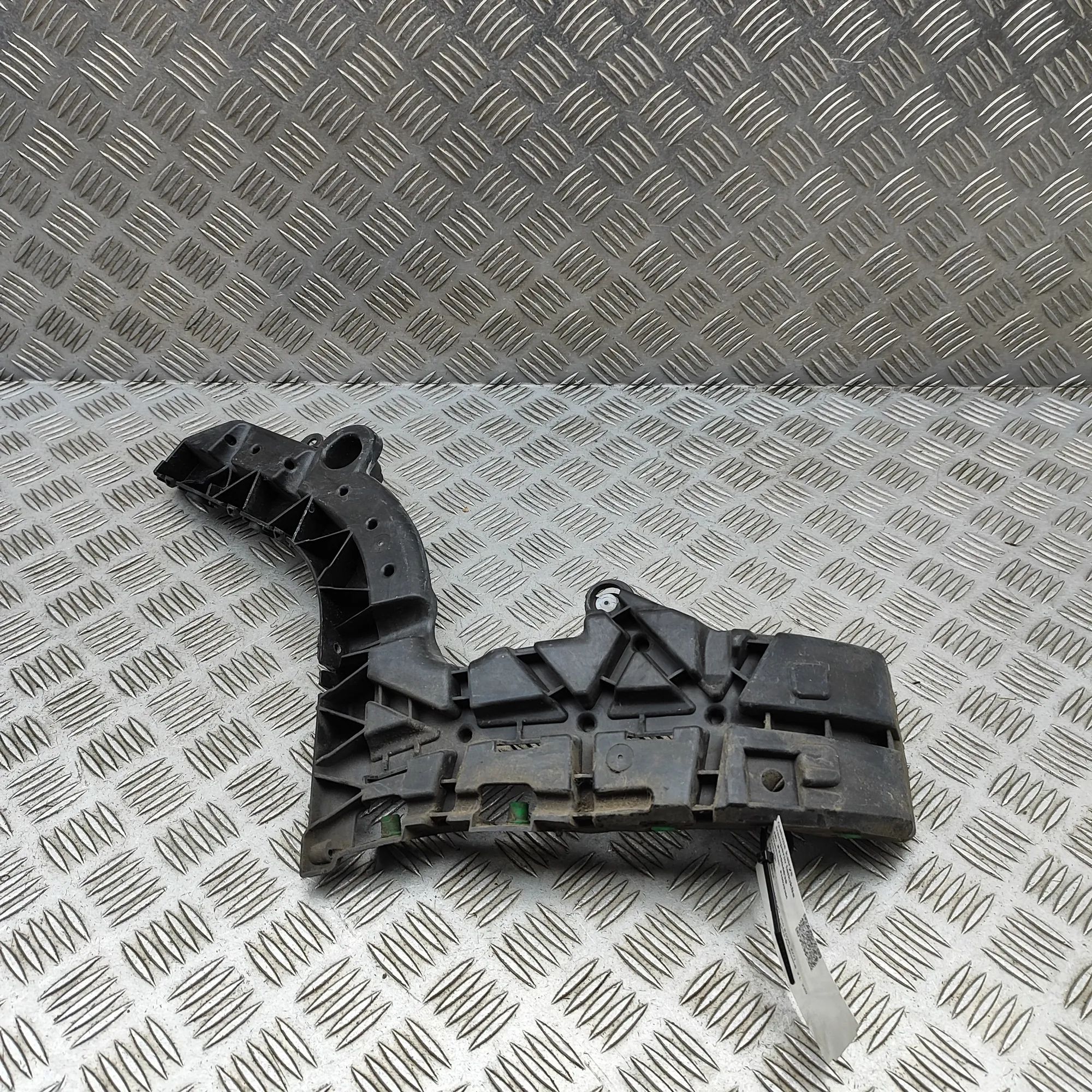 Volvo V60 Rear Left Bumper Bracket Rear Left Bumper Bracket — VOLVO V60 (II 225, 2...