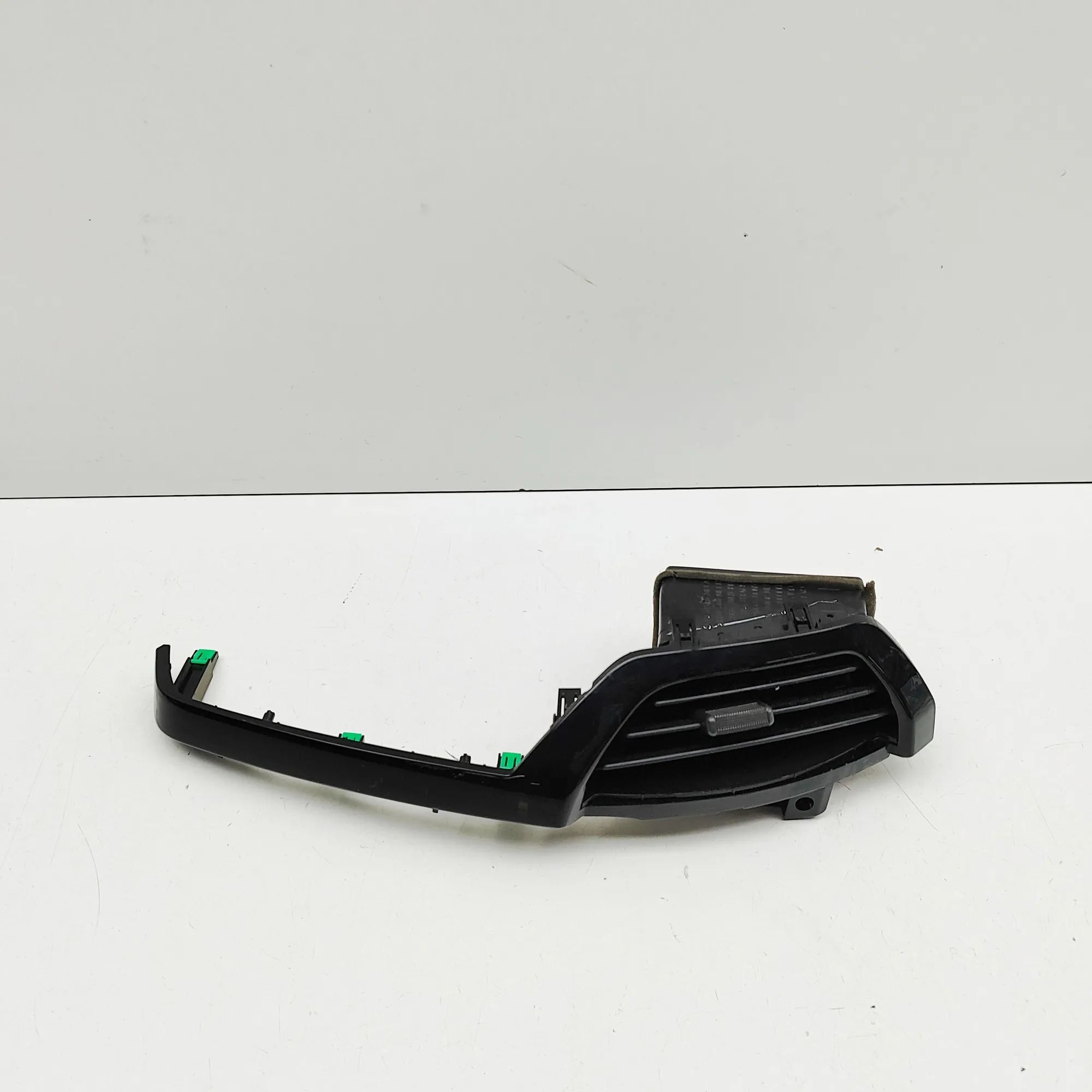Isuzu D-Max Dashboard Air Vents Dashboard Air Vents — ISUZU D-MAX (II TFR, TFS)...