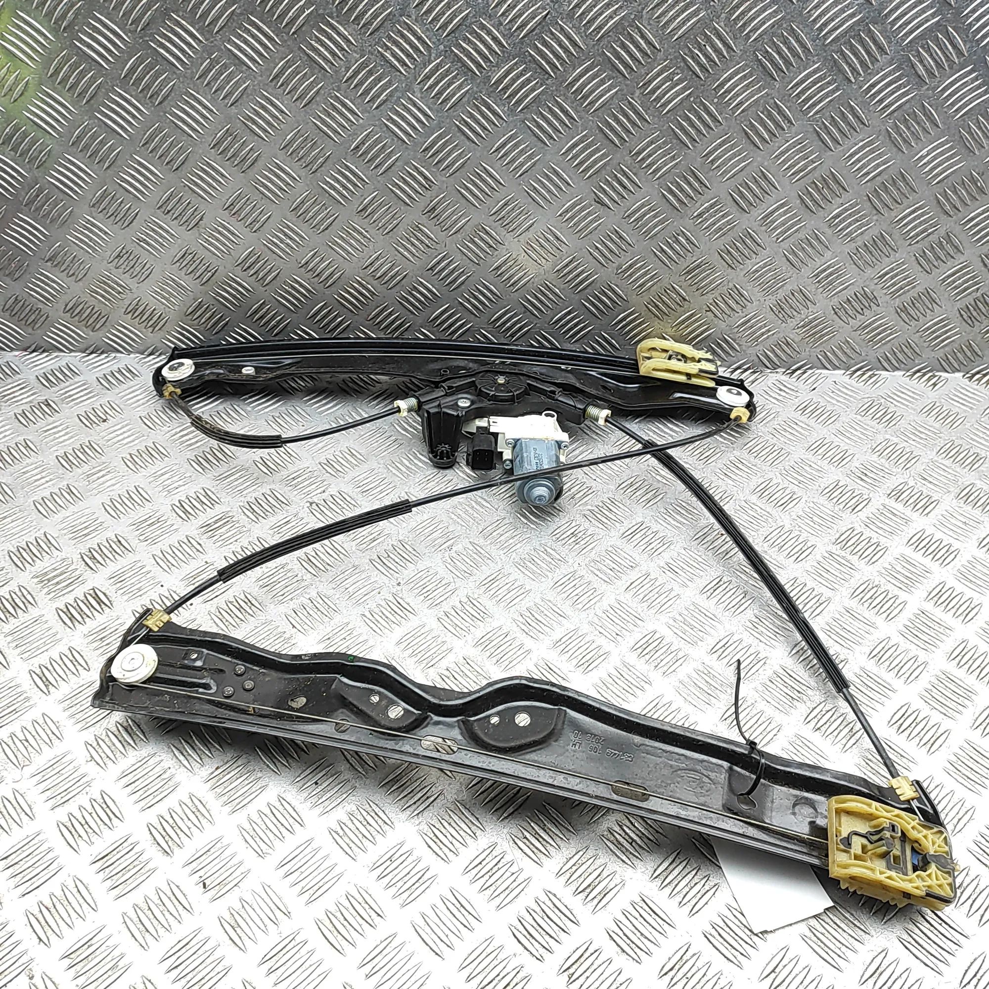 Land Rover Discovery Sport Front Left Door Window Regulator Front Left Door Window Regulator — LAND ROVER D...