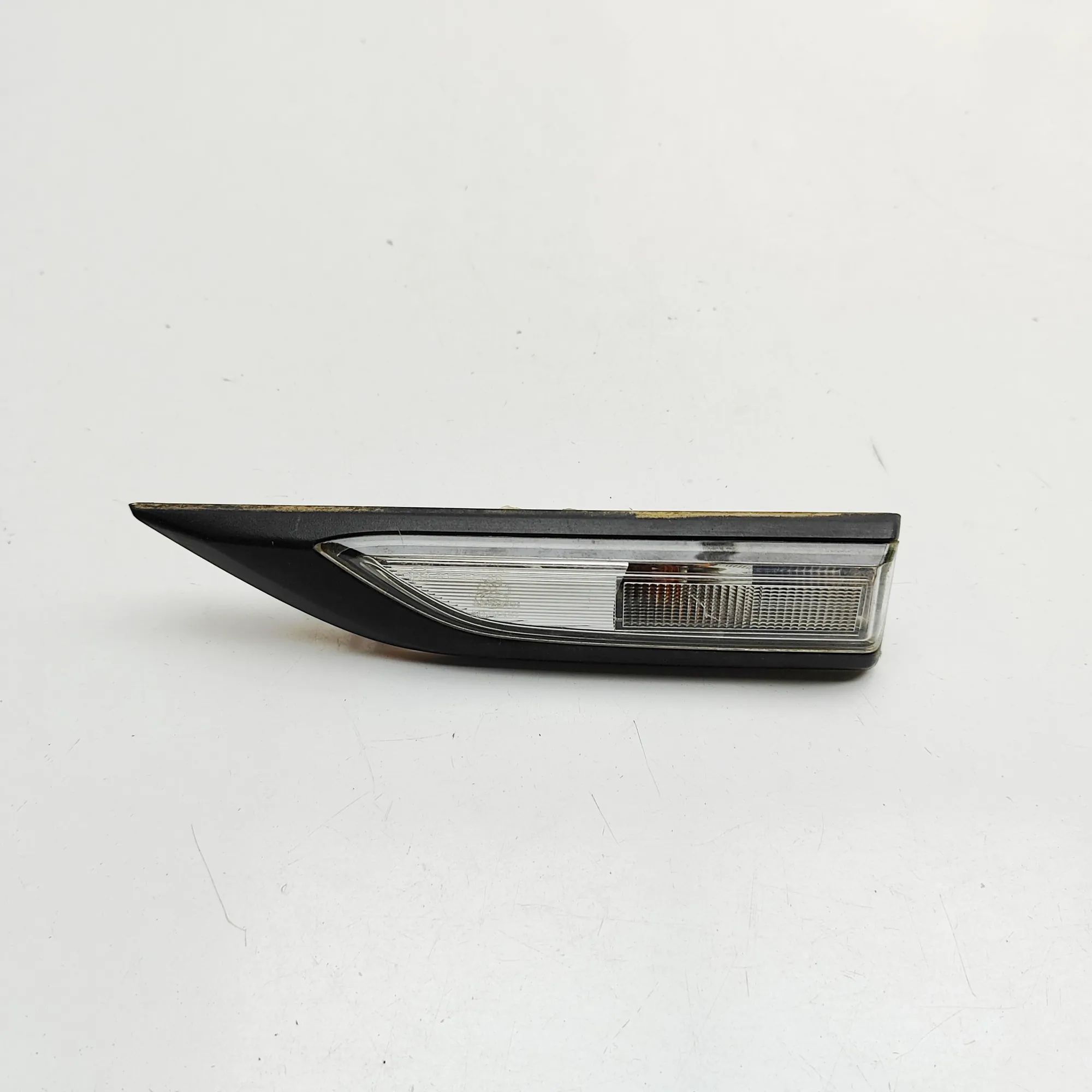 Volkswagen Transporter (T6, Caravelle, Multivan) Fender indicator — front left Fender indicator — front left — VW TRANSPORTER ...