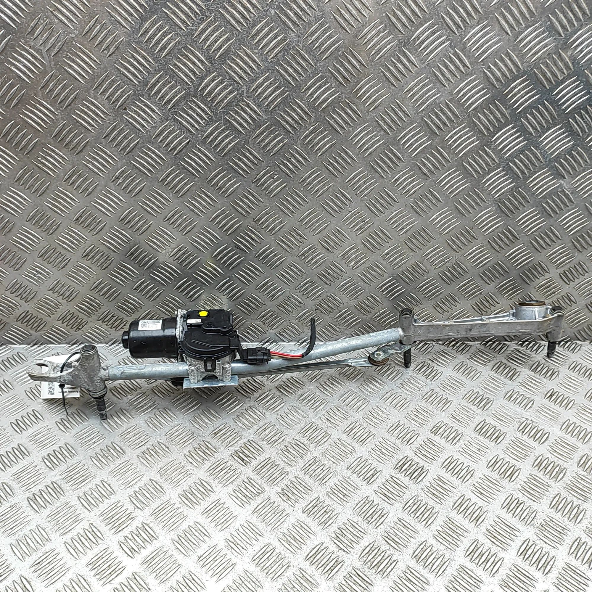 Mercedes-Benz GLA / EQA (H247) Front Windshield Wiper Mechanism Front Windshield Wiper Mechanism — MERCEDES BEN...