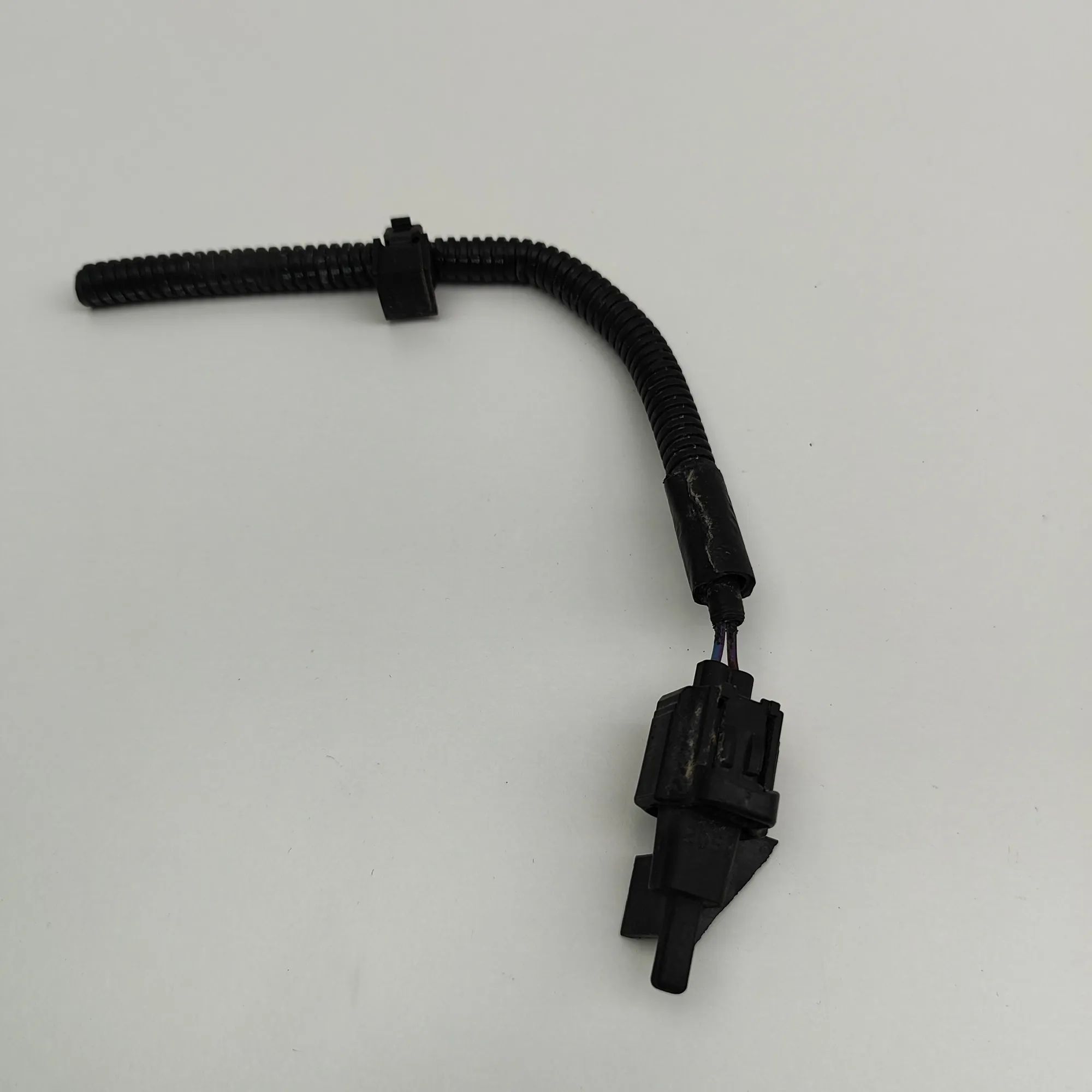 Jeep Wrangler (JK) Outside temperature sensor Outside temperature sensor — JEEP WRANGLER (III...