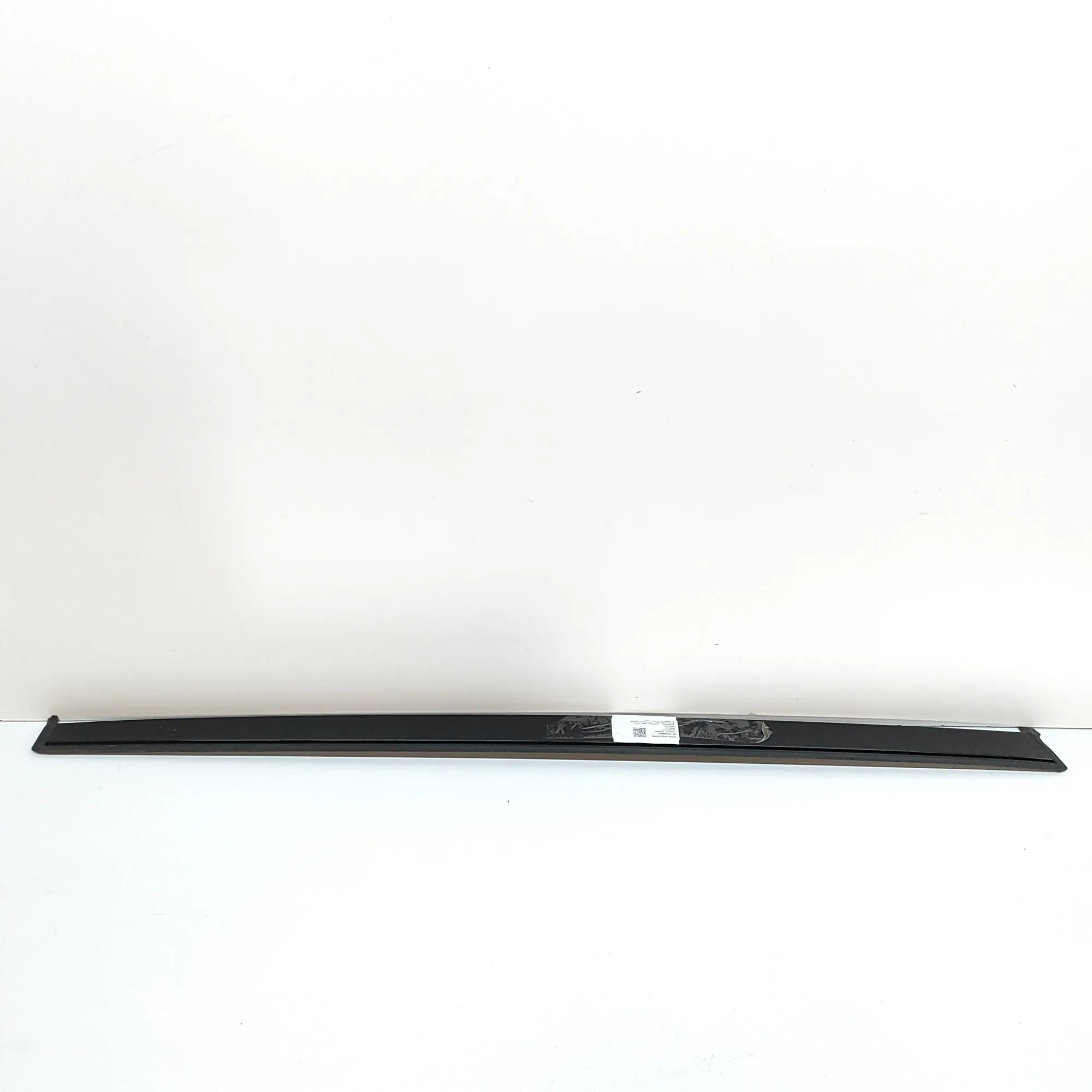 Land Rover Range Rover Sport (L494) Left Side Roof Strip Trim Left Side Roof Strip Trim — LAND ROVER RANGE RO...