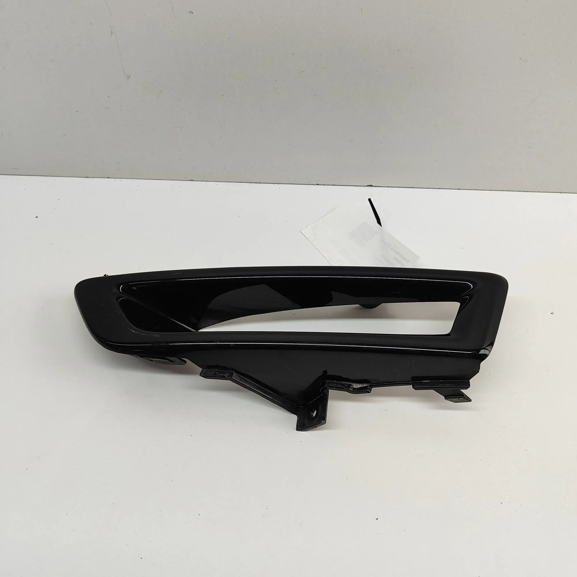 Land Rover Discovery Sport Fog light trim Fog light trim — LAND ROVER DISCOVERY SPORT (L5...