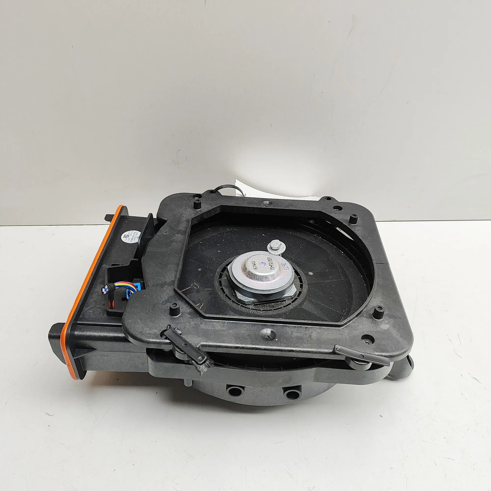BMW X1 (F48) Floor subwoofer — right Floor subwoofer — right — BMW X1 (F48) (2014-20...