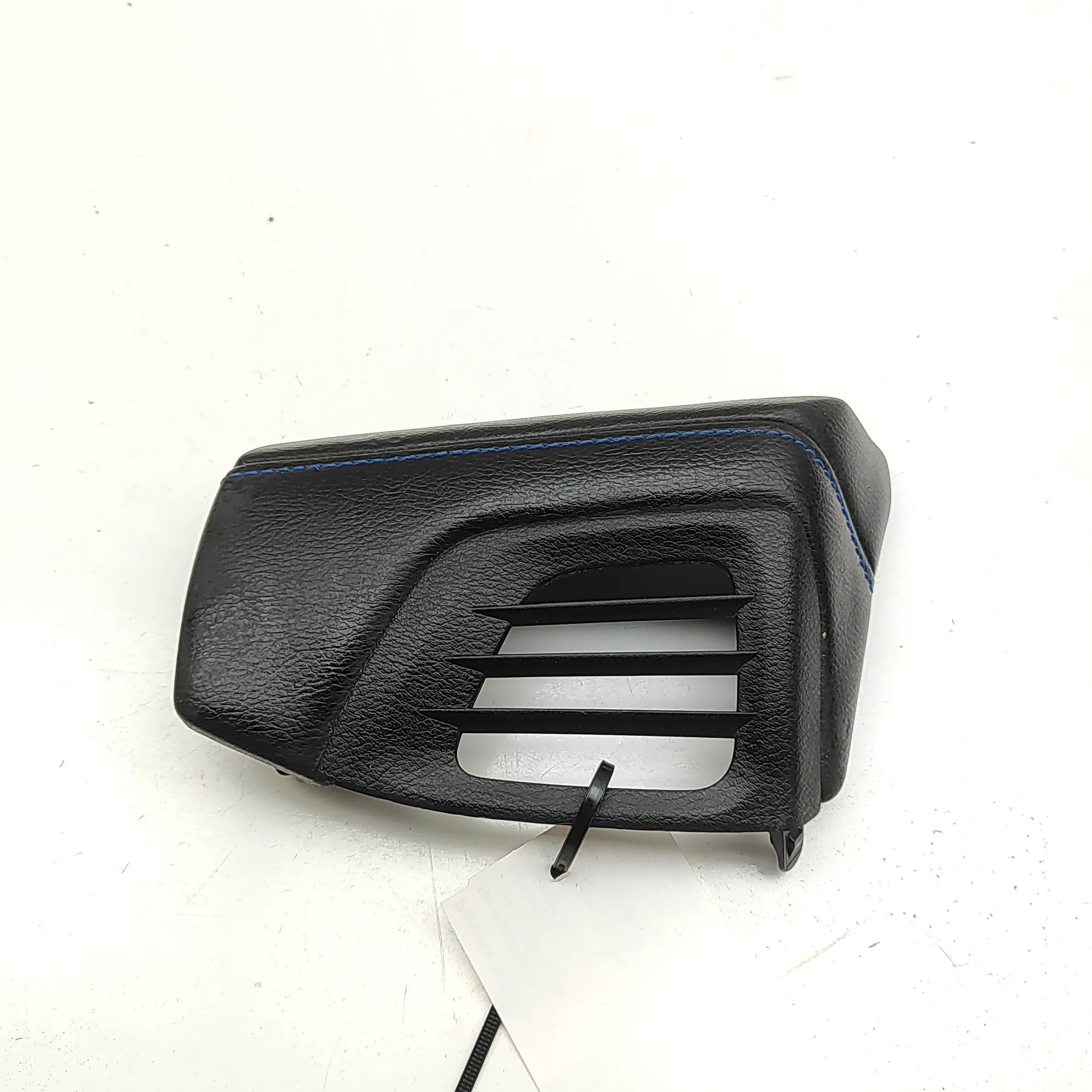 Nissan Leaf Dashboard Air Vents Dashboard Air Vents — NISSAN LEAF (ZE1) (2017-....
