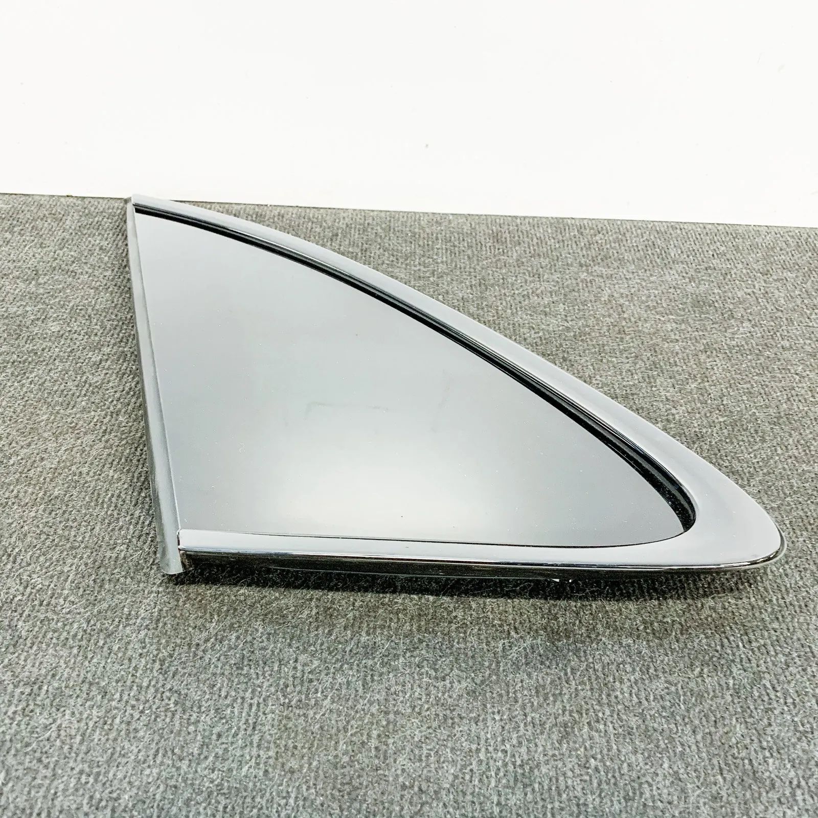 Porsche Macan Rear Left Quarter Window Rear Left Quarter Window — PORSCHE MACAN (95B) ...