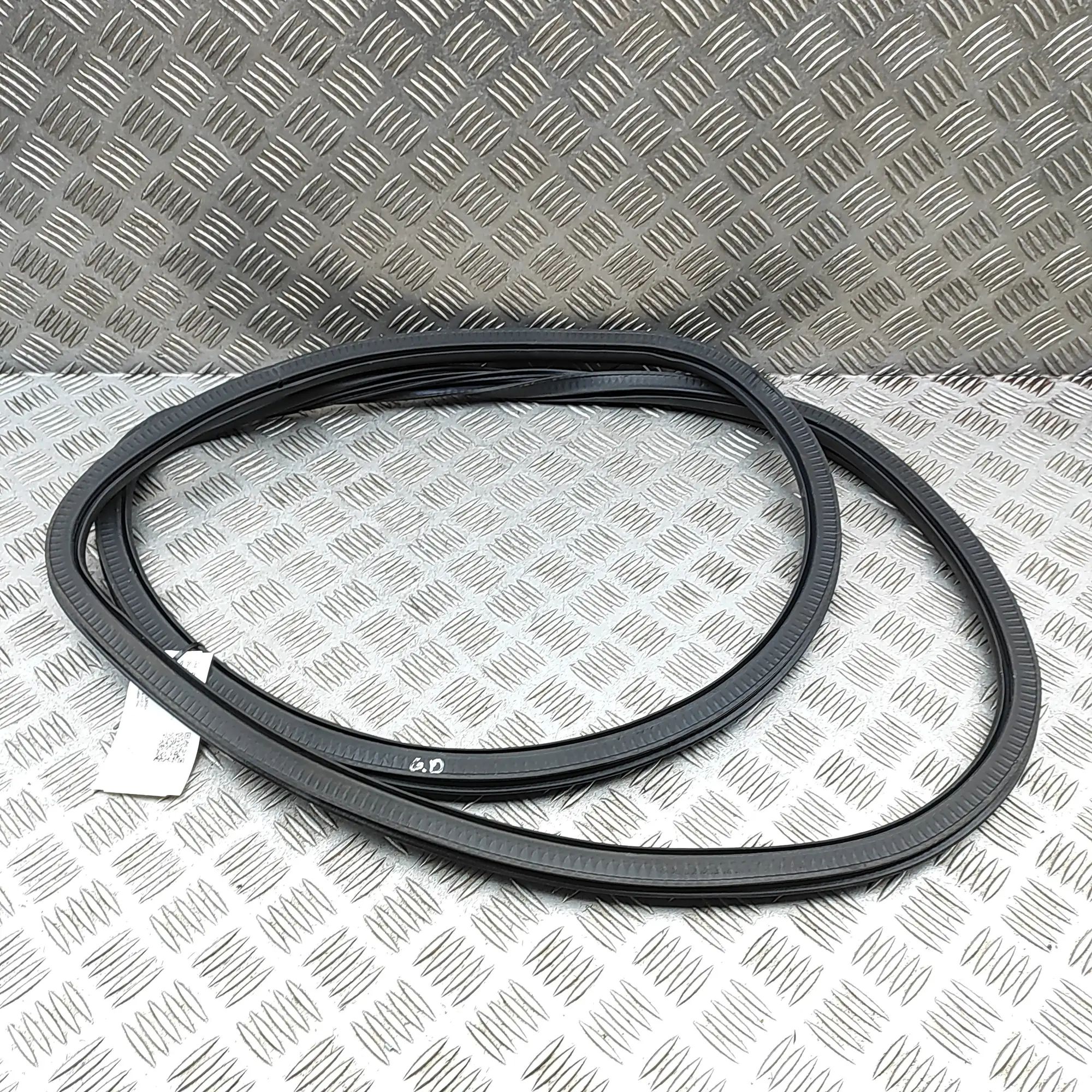 Door rubber seal — rear right Brand/Model: CUPRA LEON
Year: 2025
Engine: 2.00...