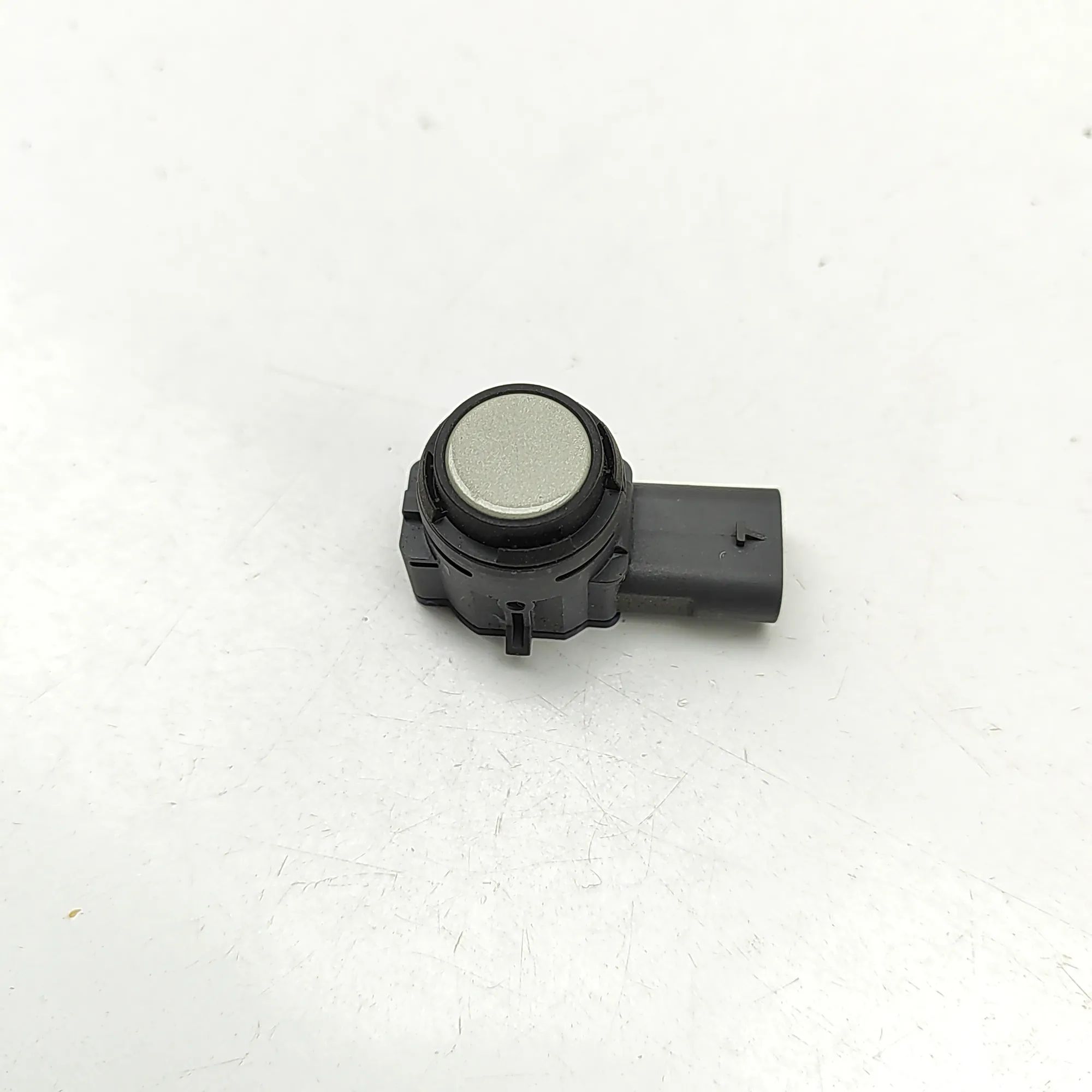 Parking sensor — front Brand/Model: CUPRA LEON
Year: 2025
Engine: 2.00...