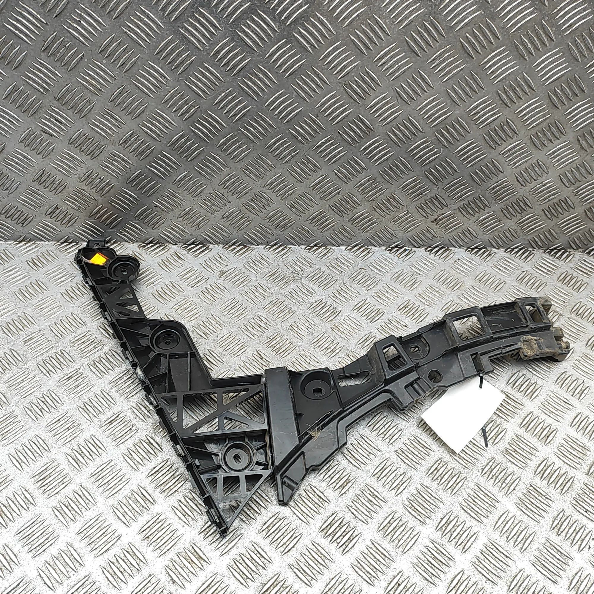 Volkswagen Touareg Rear Left Bumper Bracket Rear Left Bumper Bracket — VW TOUAREG (CR7) (20...