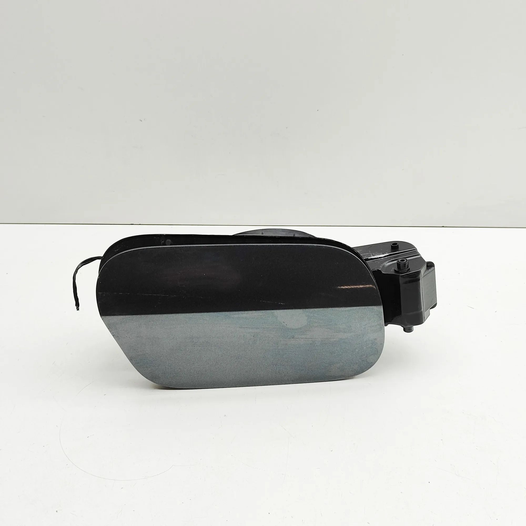 Audi A3 (8Y)  Fuel Tank Flap Cap Fuel Tank Flap Cap — AUDI A3 (Limousine 8YS) (2...