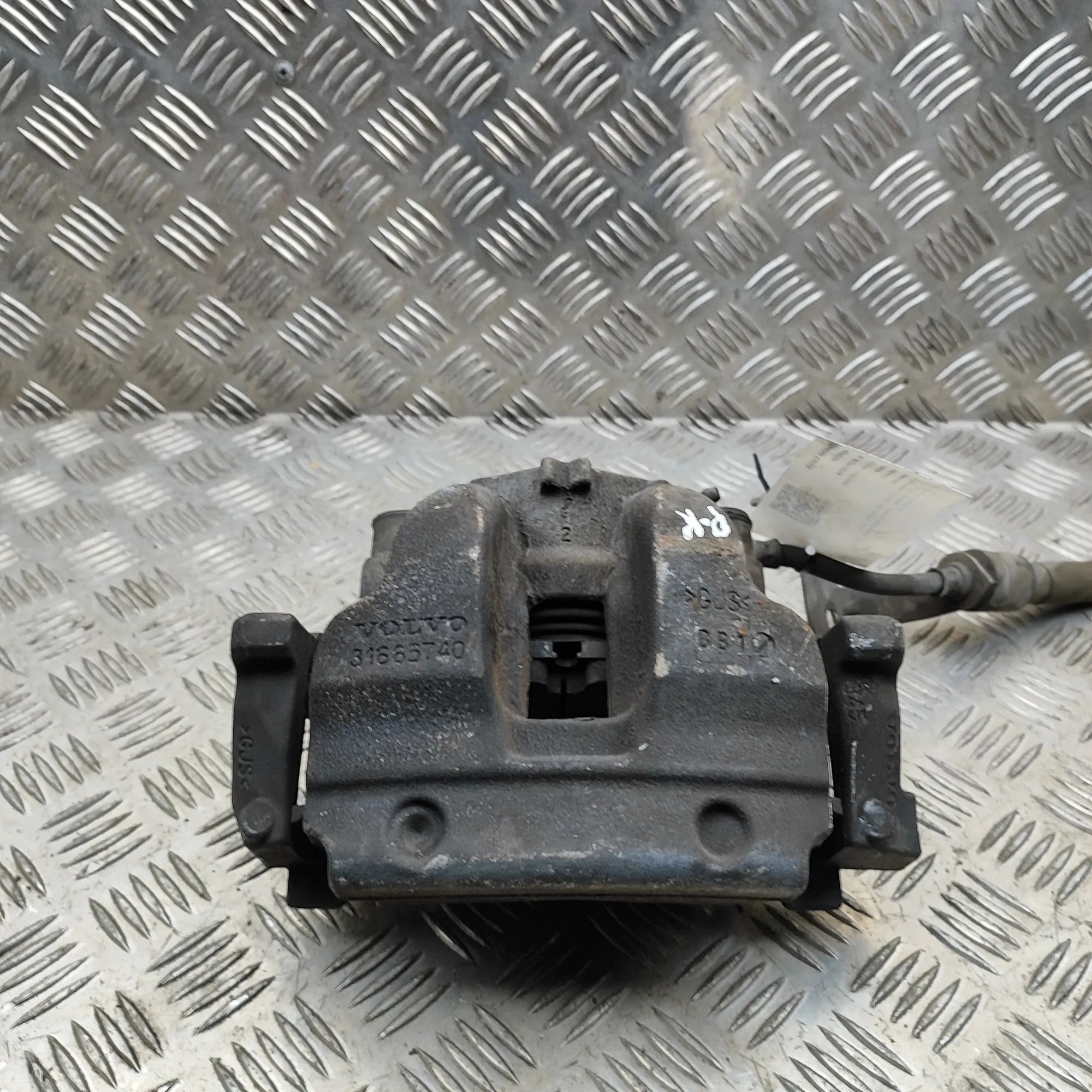 Volvo V60 Brake caliper — front left