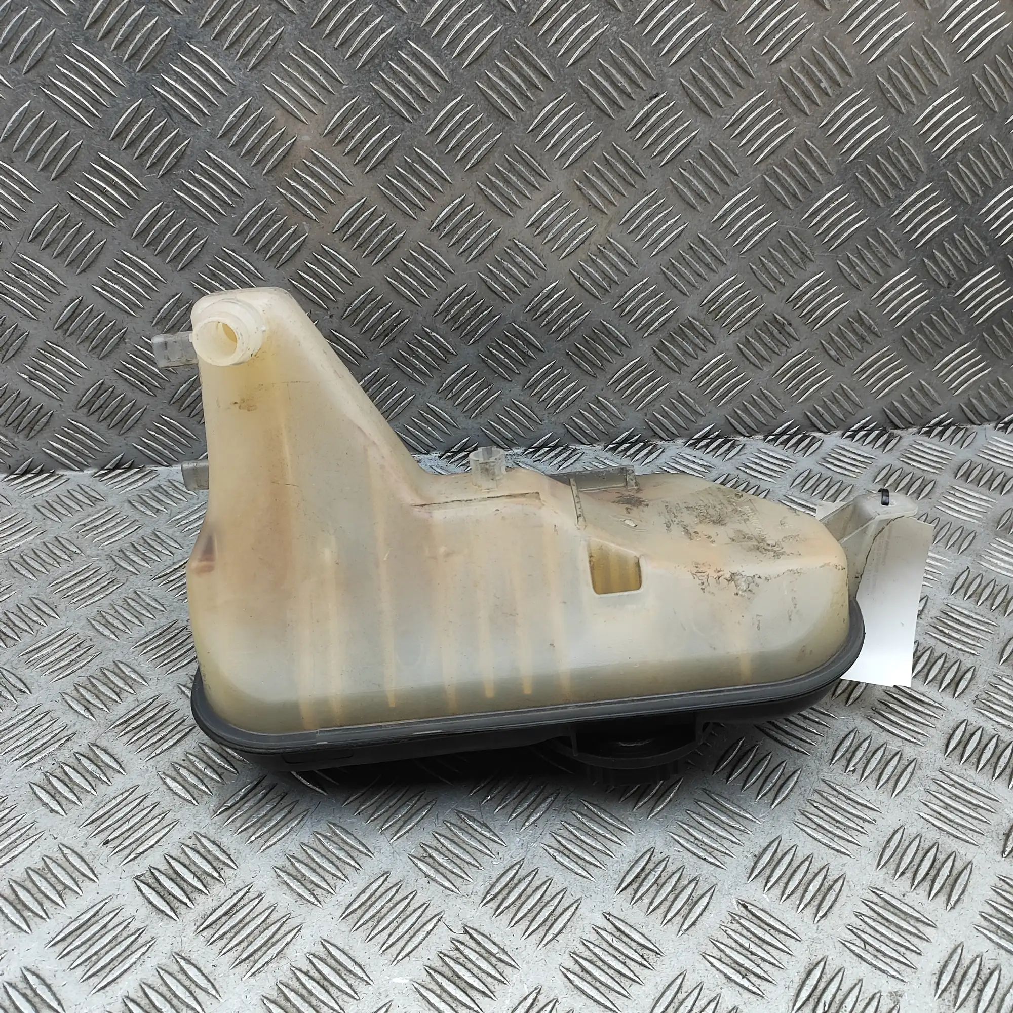 Jaguar XJ Expansion Tank Expansion tank — JAGUAR XJ (X350) (2003-2009) —...