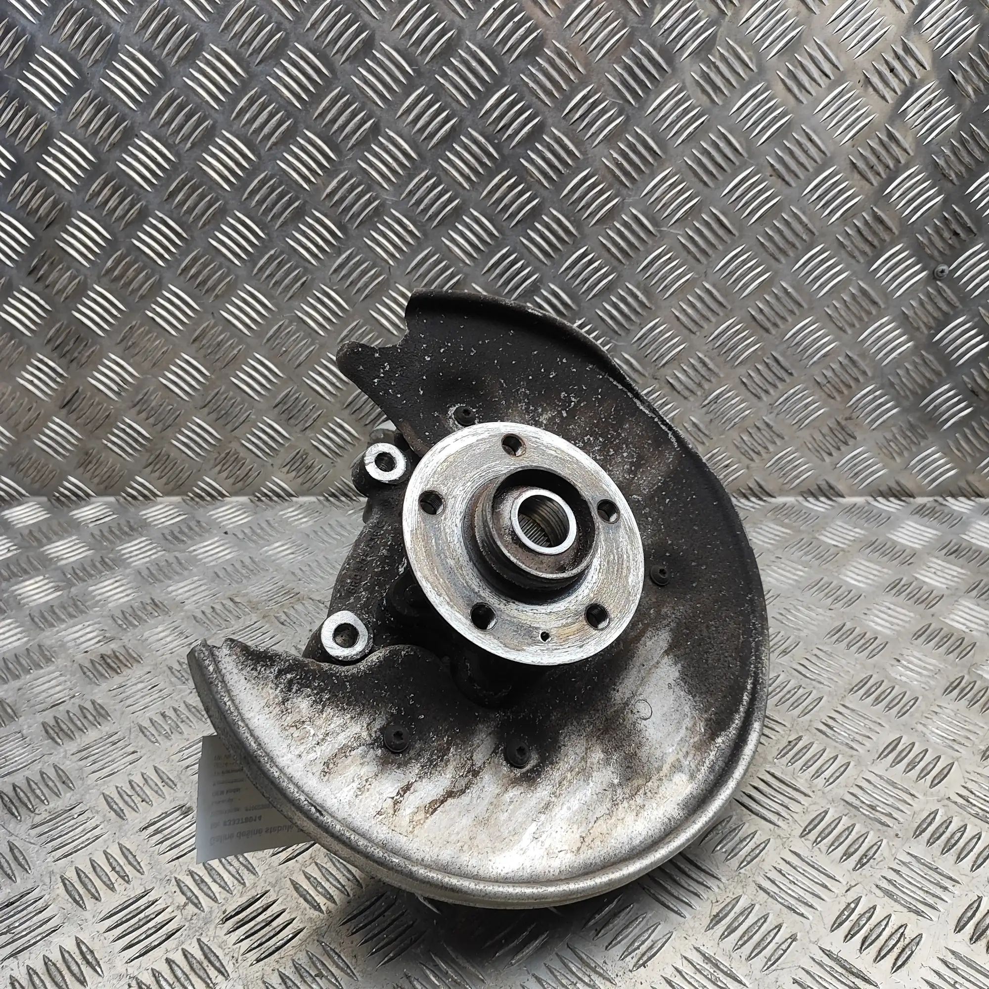 Porsche Macan Rear Right Wheel Hub Rear Right Wheel Hub — PORSCHE MACAN (95B) (201...