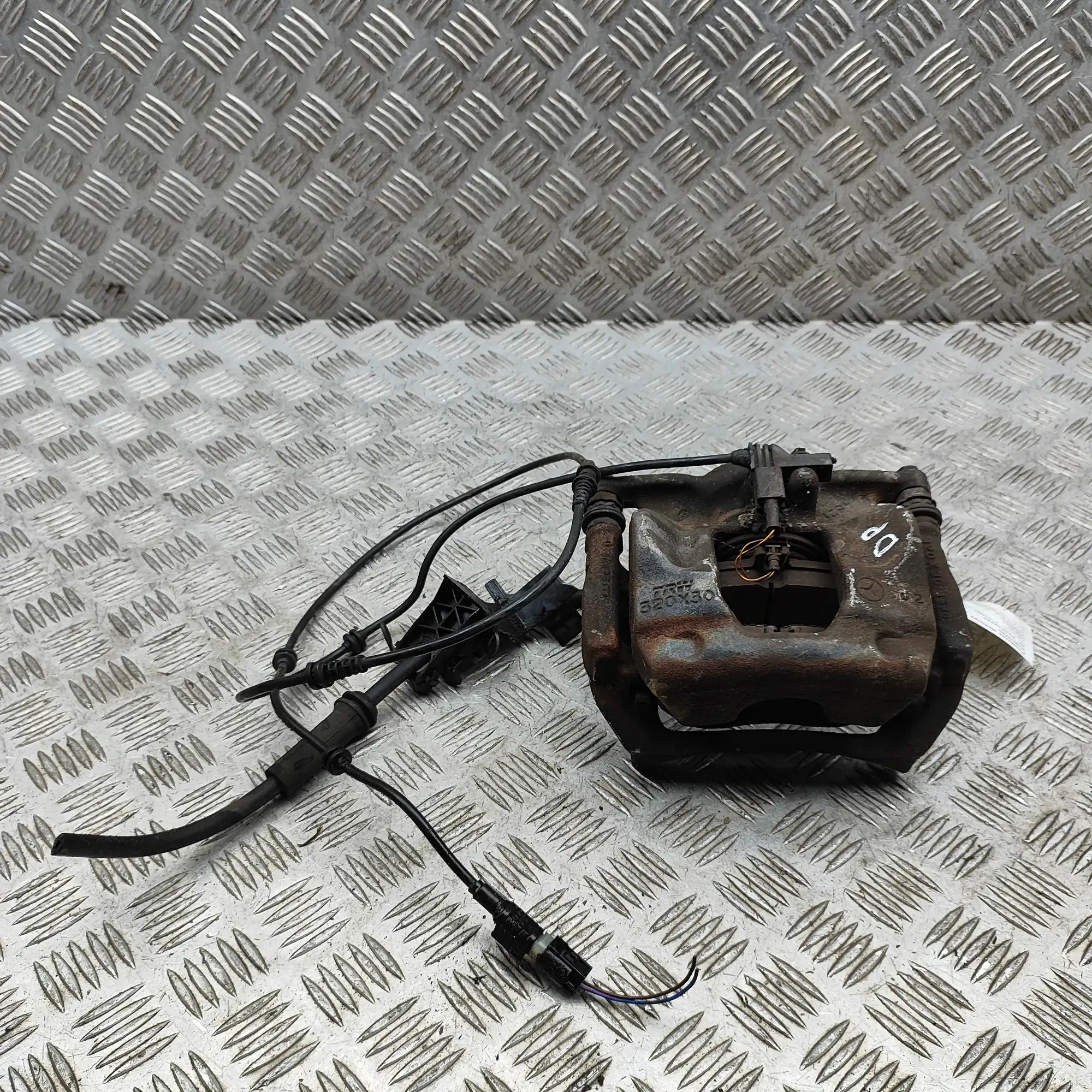 Mercedes-Benz GLA (X156) Brake caliper — front right Brake caliper — front right — MERCEDES BENZ GLA...