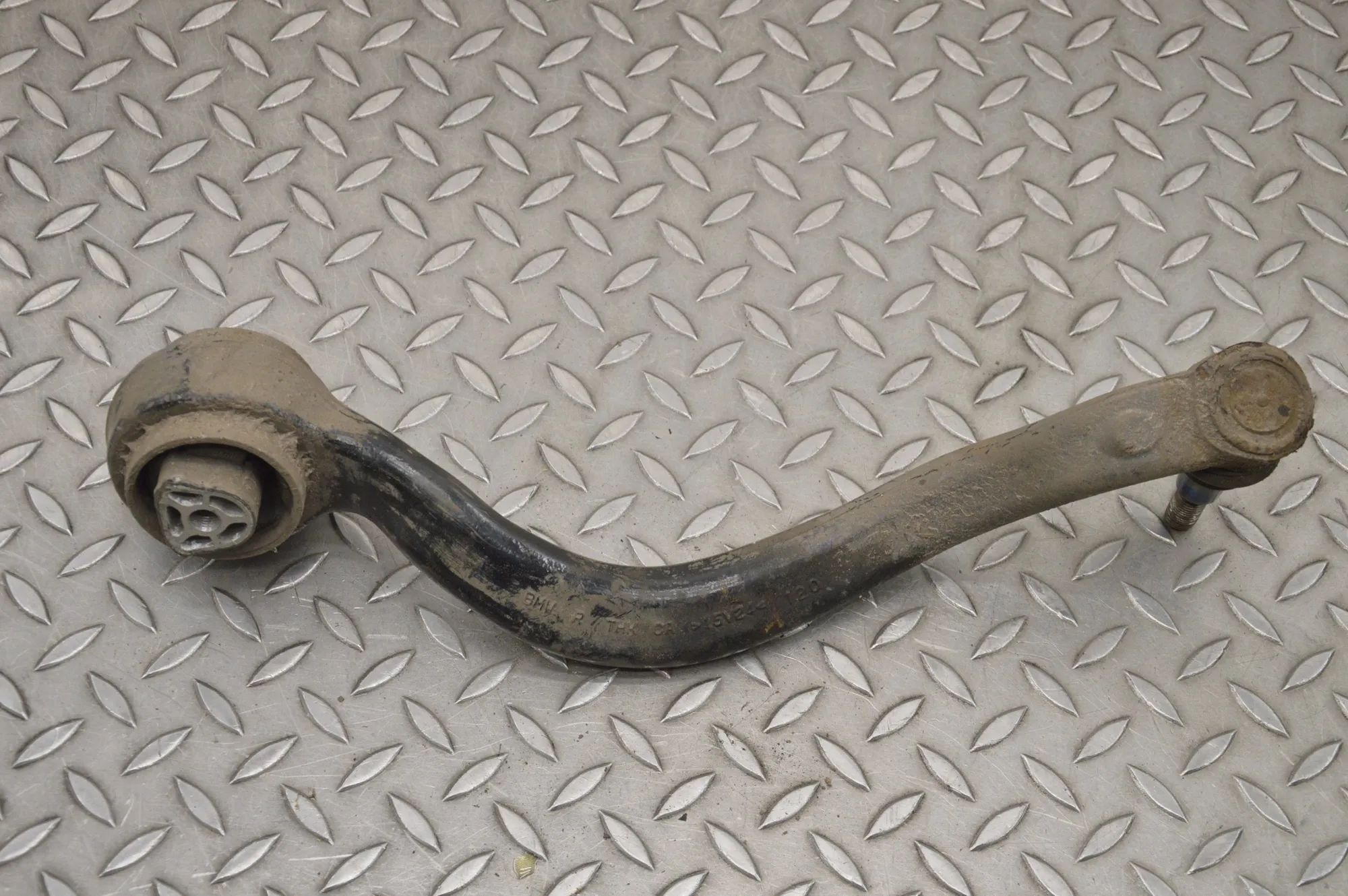 BMW X5 (F15) Front Right Curved Control Arm Front Right Curved Control Arm — BMW X5 (F15, F...