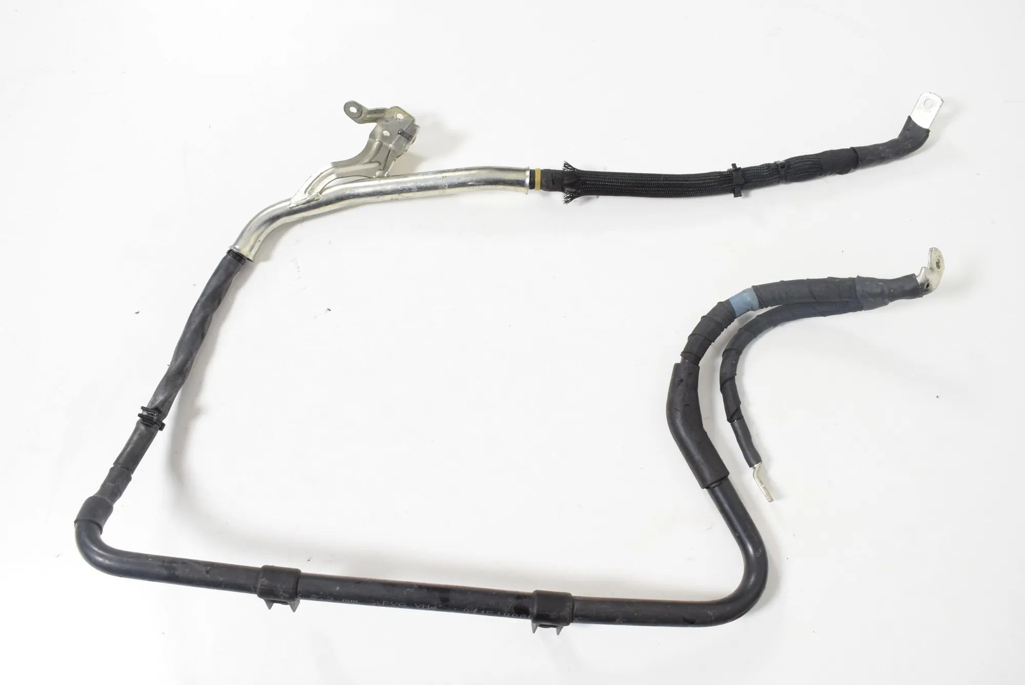 Volkswagen Touareg Negative Battery Cable Negative Battery Cable — VW TOUAREG (7P5) (2009...