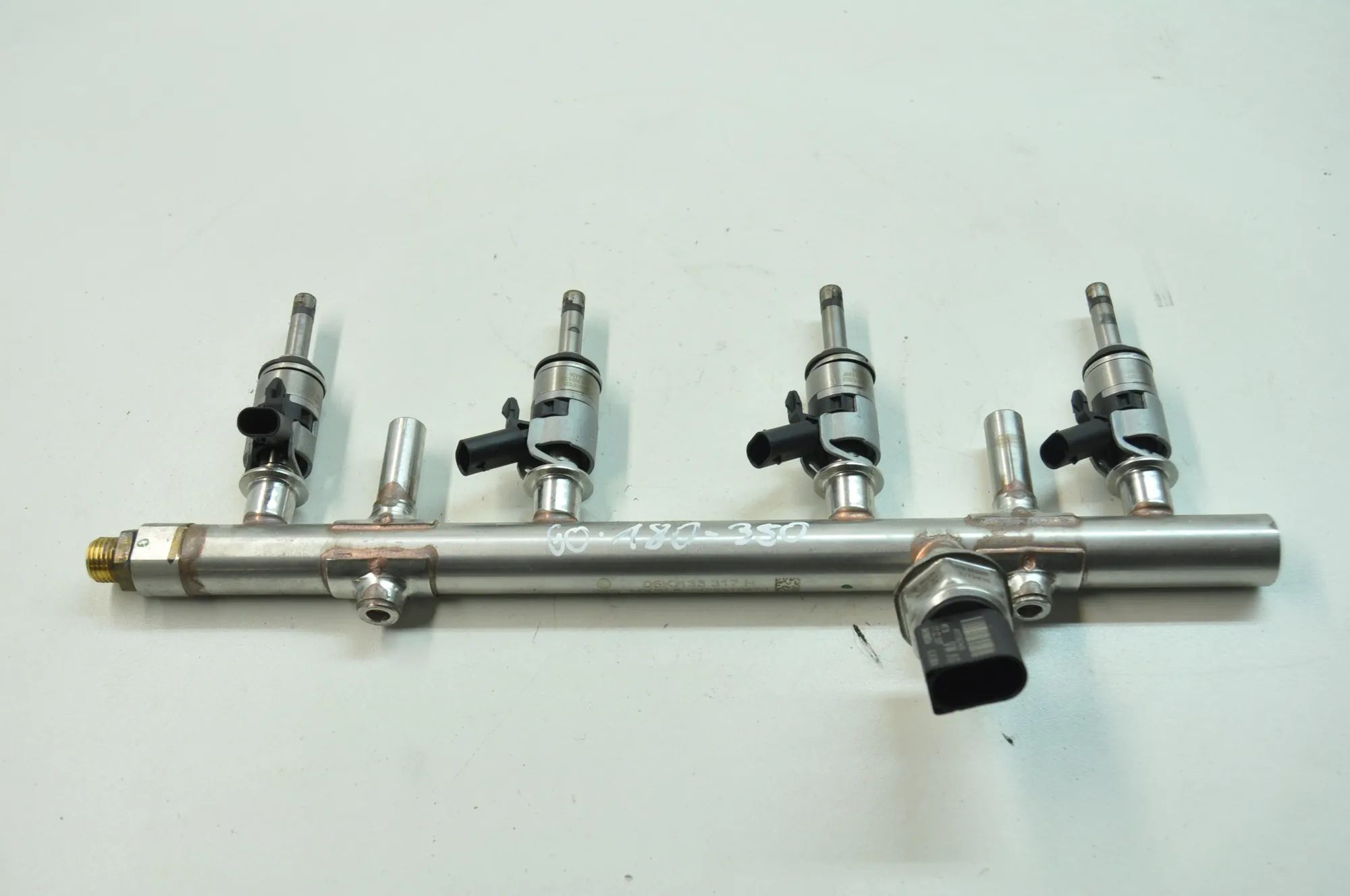 Audi Q5 (FY) Fuel Rail Fuel rail — AUDI Q5 (FY) (2016-...) — 06K133317...