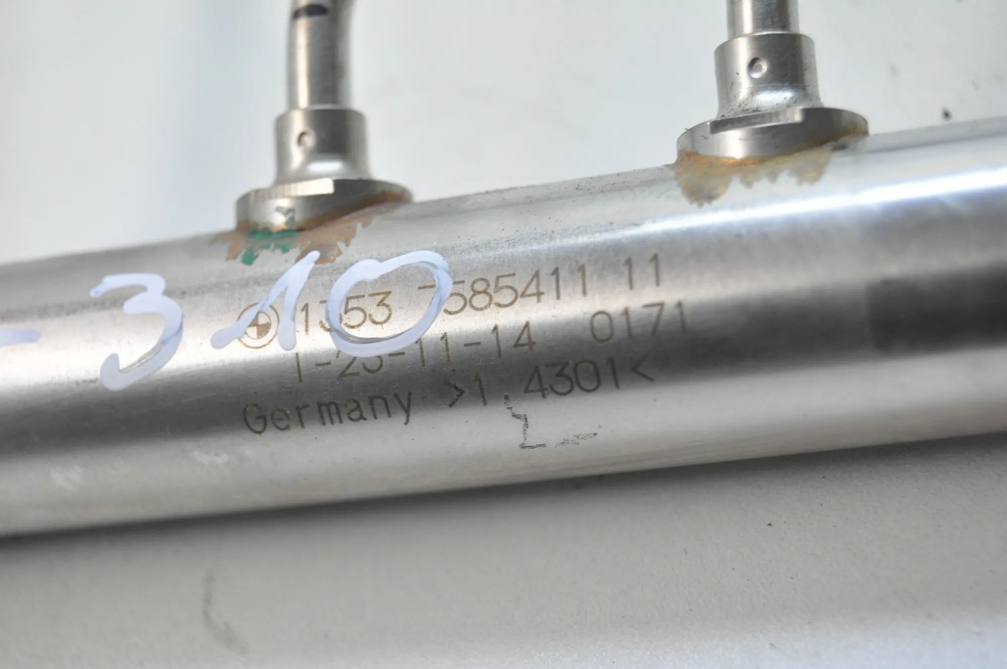 BMW 3 (F30 / F31) Fuel Rail Fuel rail — BMW 3 SERIES (F30, F31, F34, F80) (...