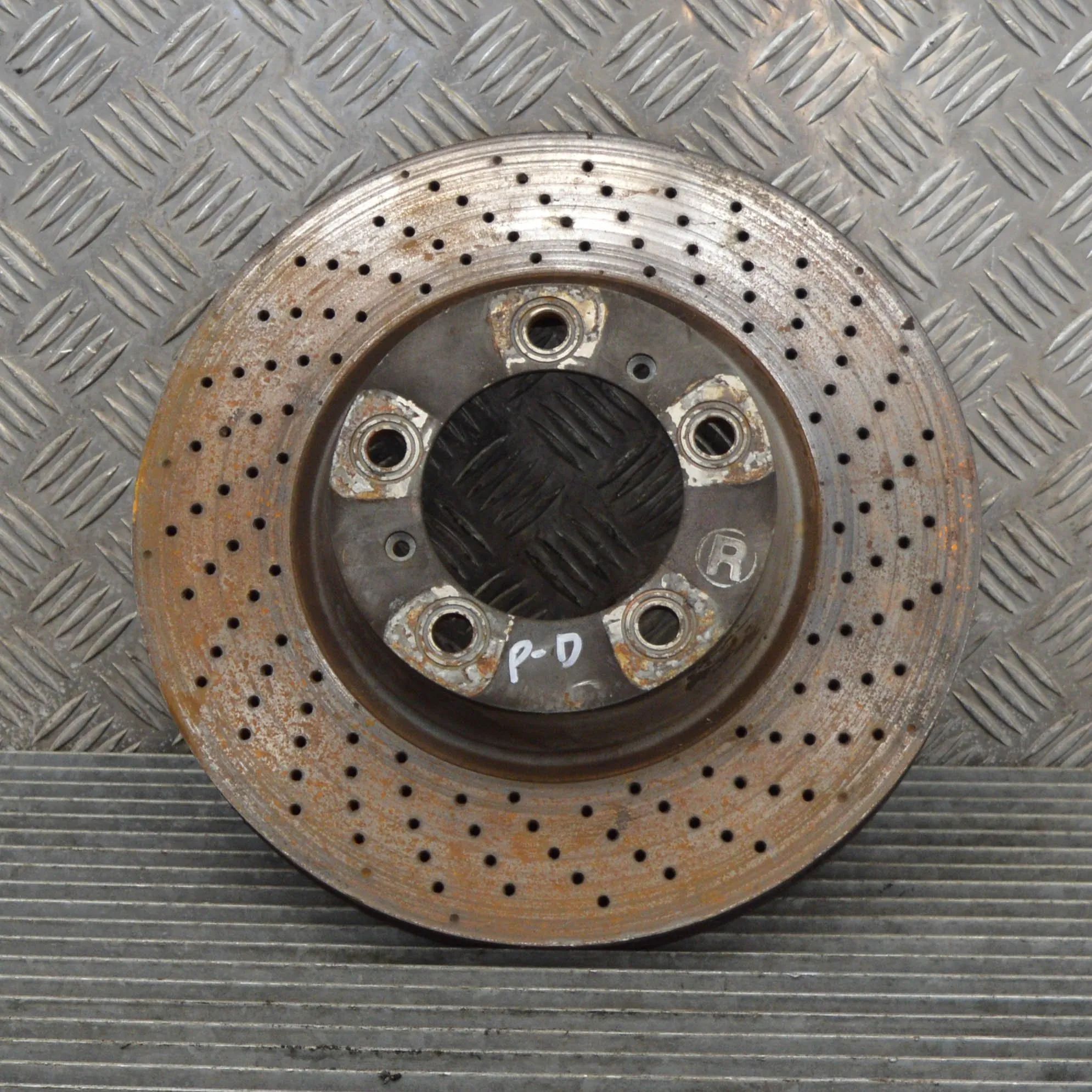 Porsche 911 (997) Front Right Brake Disc Front Right Brake Disc — PORSCHE 911 (997) (200...
