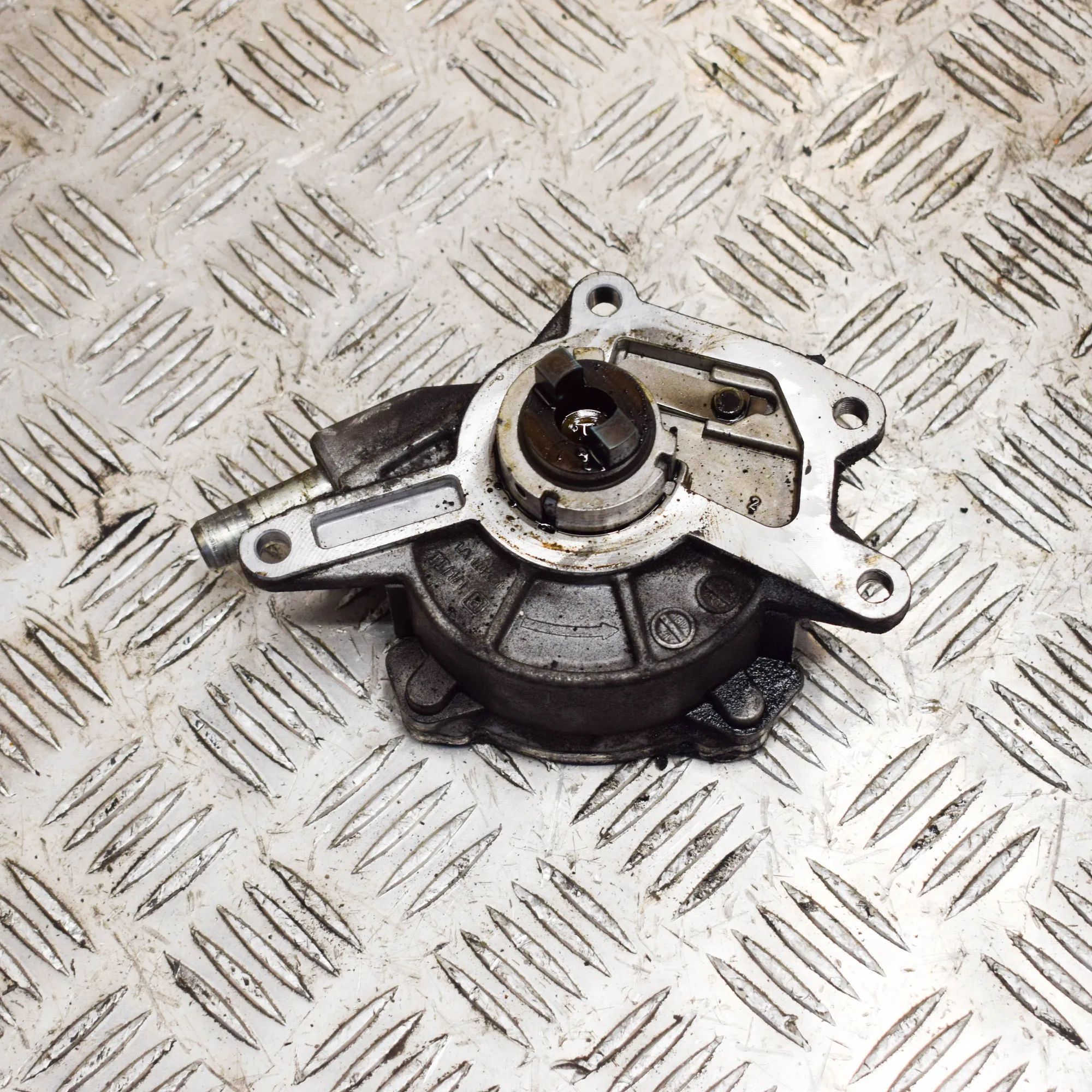 Mercedes-Benz Viano / Vito (W639) Vacuum pump Vacuum Pump — MERCEDES BENZ VITO (MIXTO Van W63...