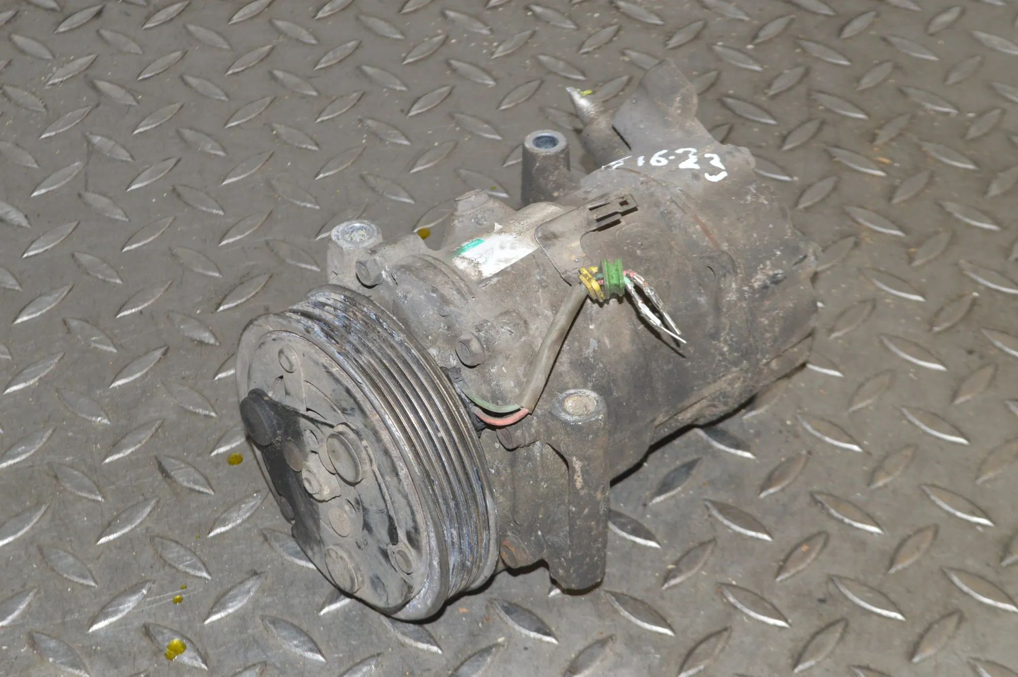 Mini One, Cooper, Clubman (R55 - R59) Air-conditioning compressor Air-conditioning compressor — MINI CLUBMAN (R55...
